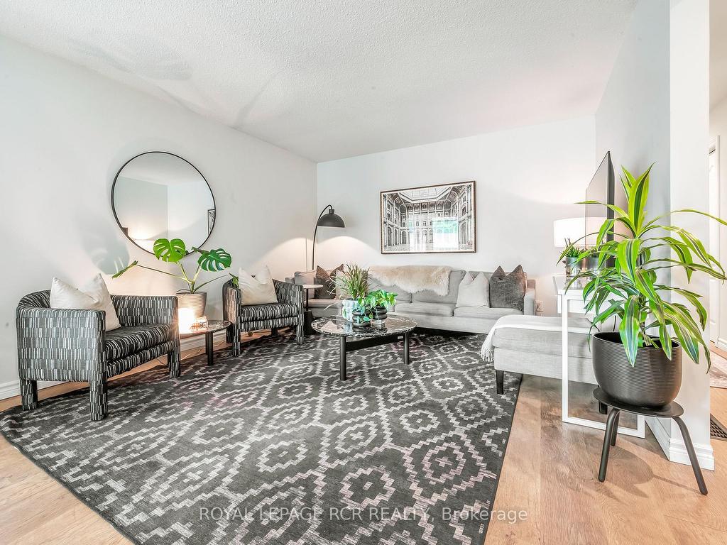 









73


Elizabeth

Street, Upper,
Orangeville,




ON
L9W 1C7

