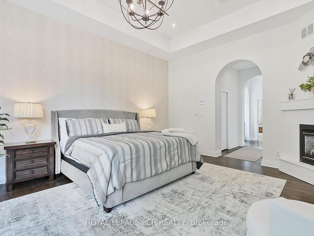 









12


Deer

Run,
Uxbridge,




ON
L9P 1R4

