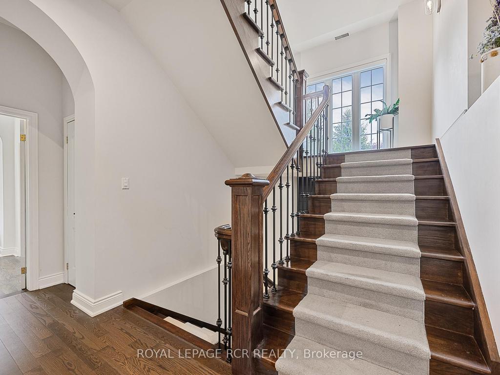 









12


Deer

Run,
Uxbridge,




ON
L9P 1R4

