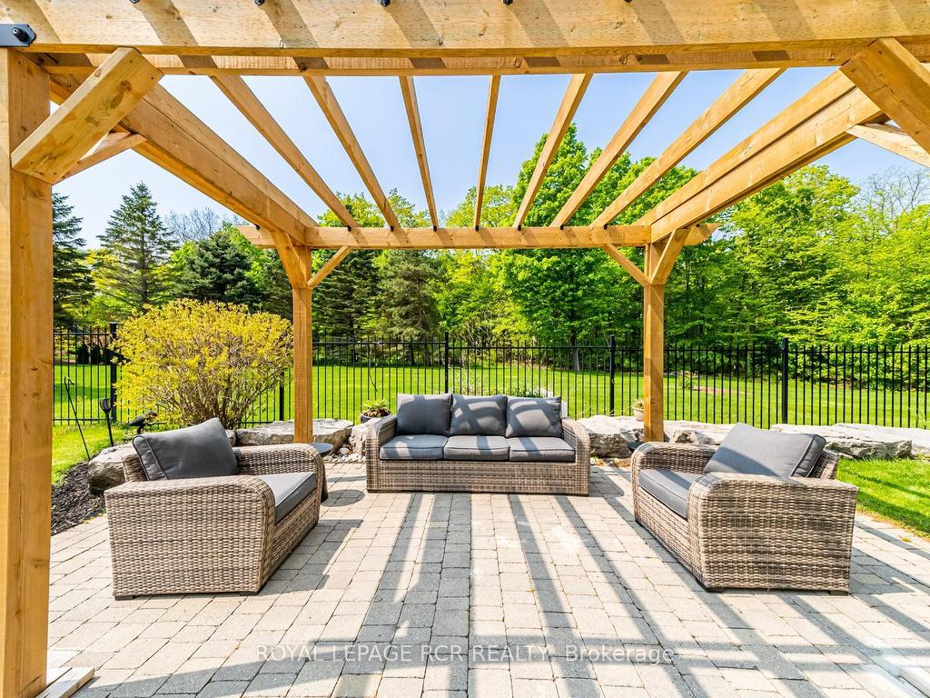 









12


Deer

Run,
Uxbridge,




ON
L9P 1R4

