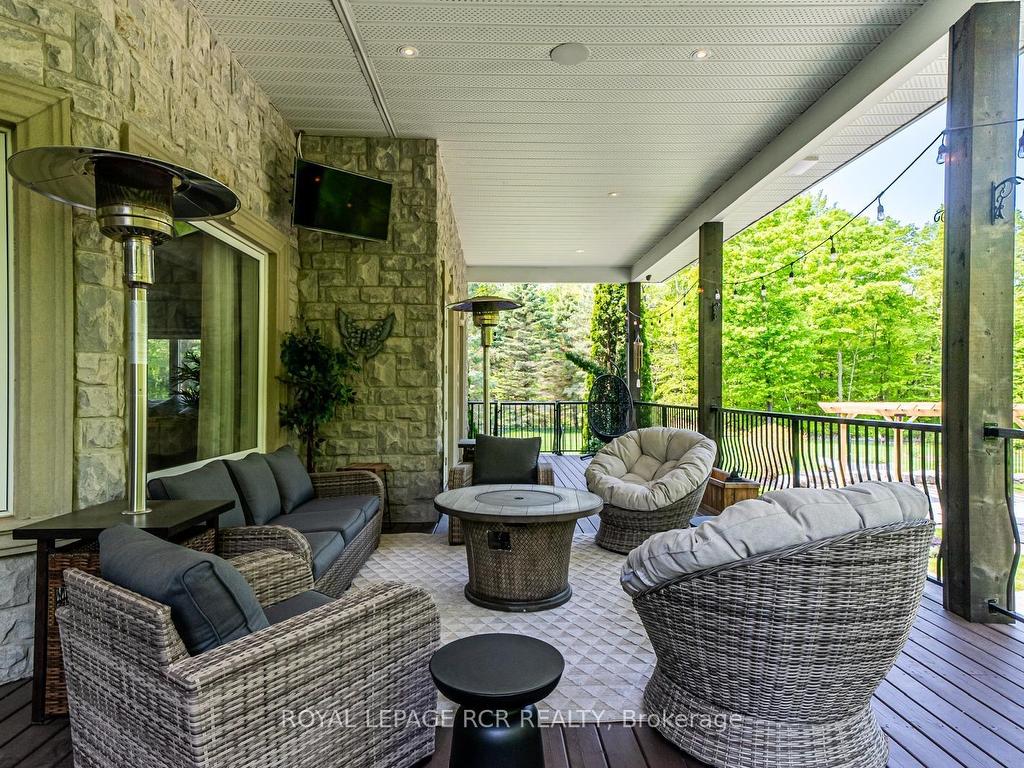 









12


Deer

Run,
Uxbridge,




ON
L9P 1R4

