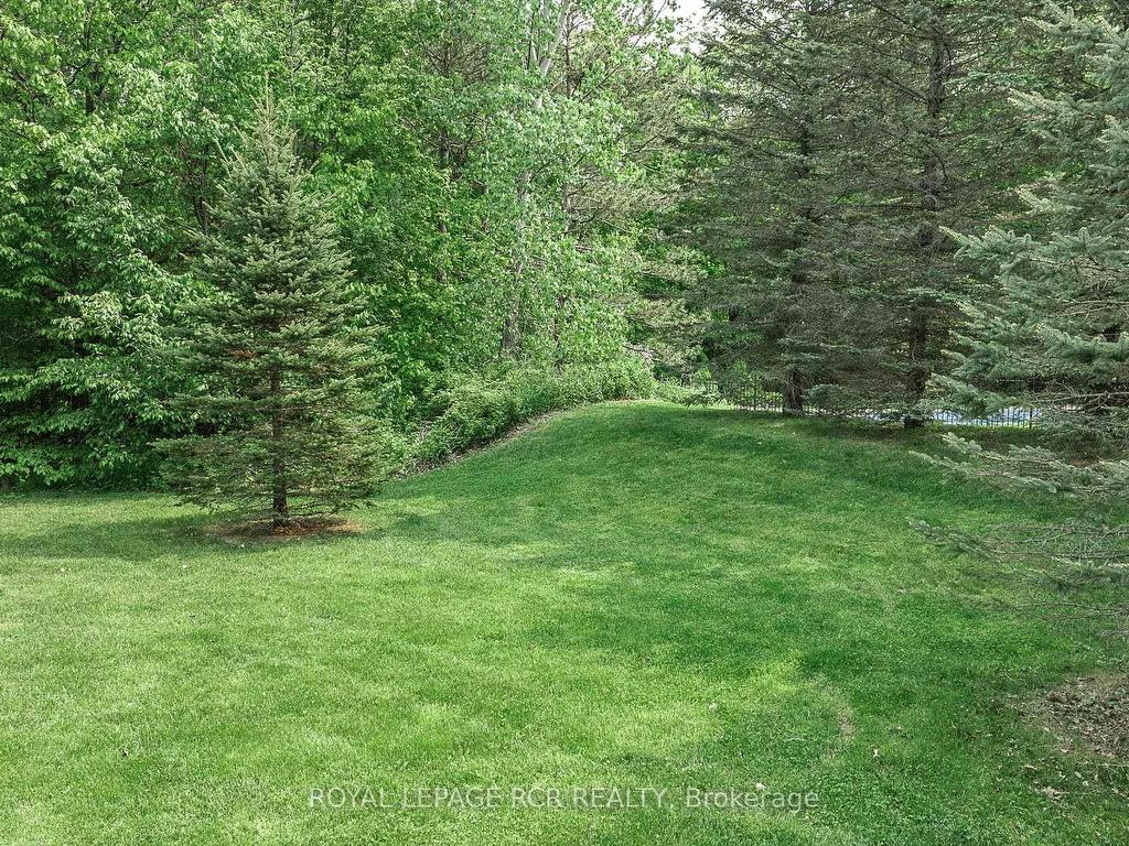 









12


Deer

Run,
Uxbridge,




ON
L9P 1R4

