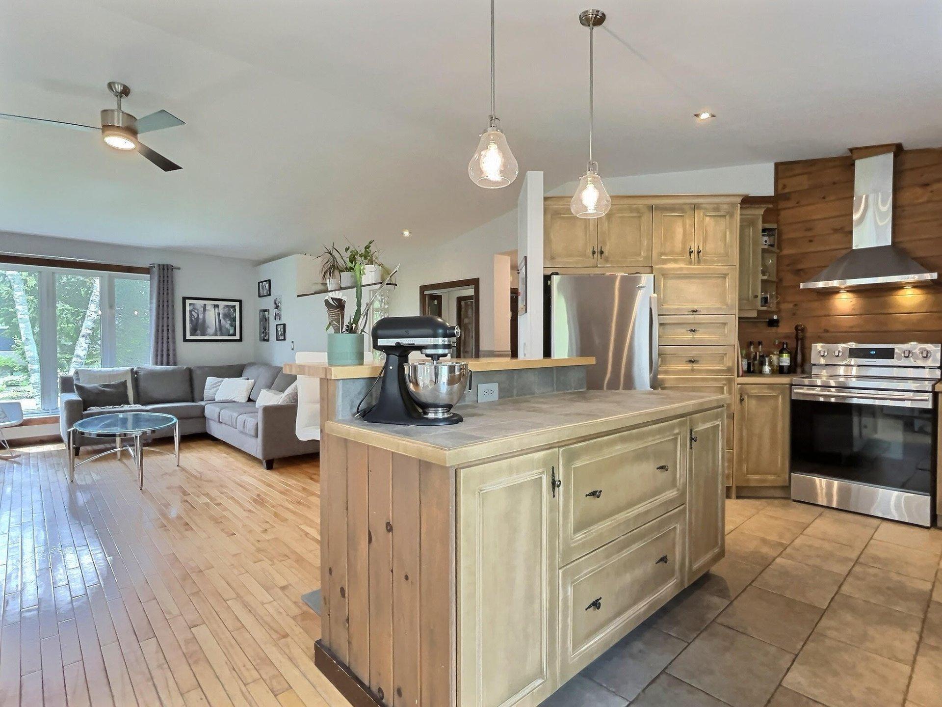 









3


Rue de la Colline

,
Sainte-Catherine-de-la-Jacques-Cartier,




QC
G3N2P5

