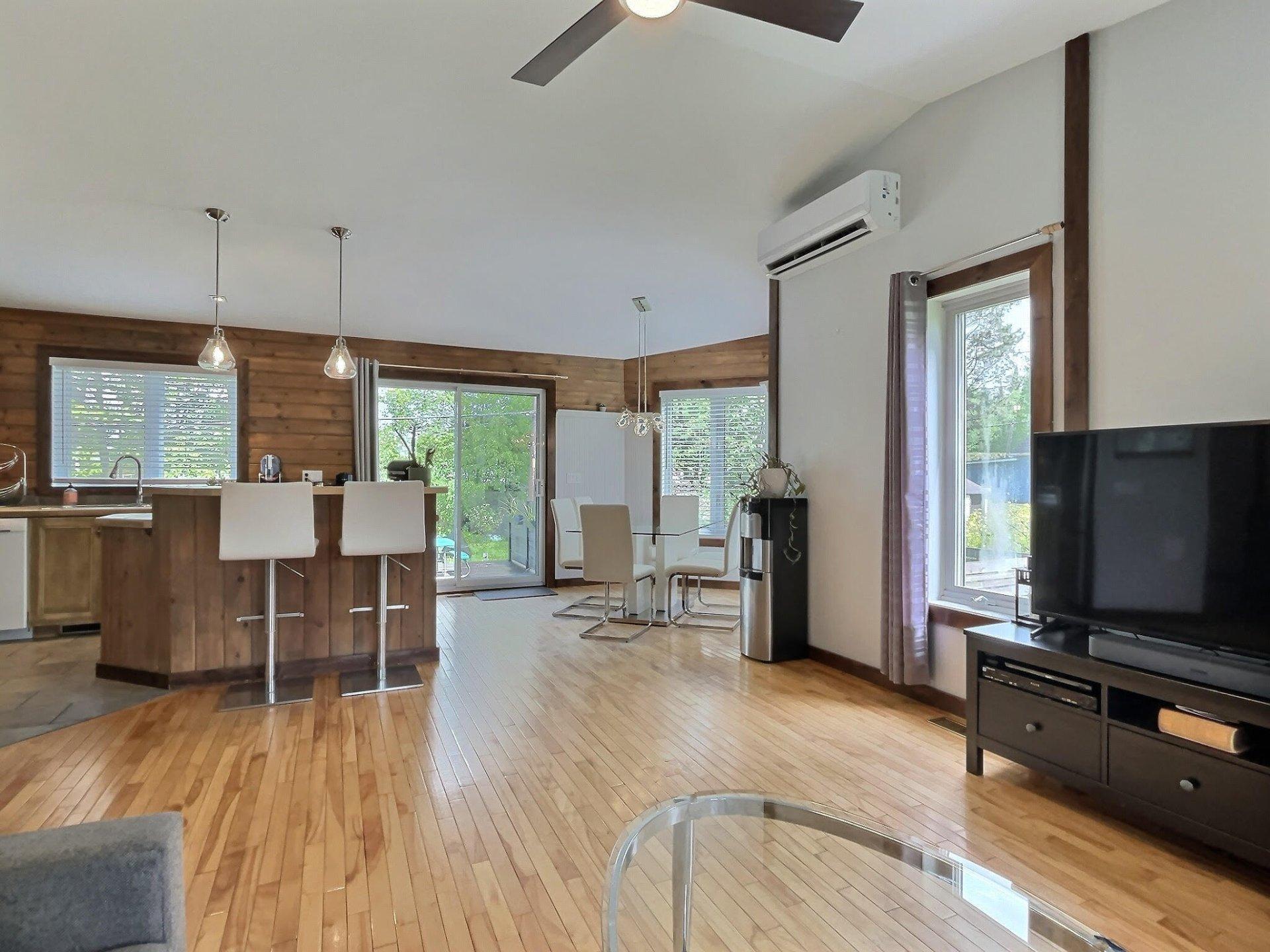 









3


Rue de la Colline

,
Sainte-Catherine-de-la-Jacques-Cartier,




QC
G3N2P5

