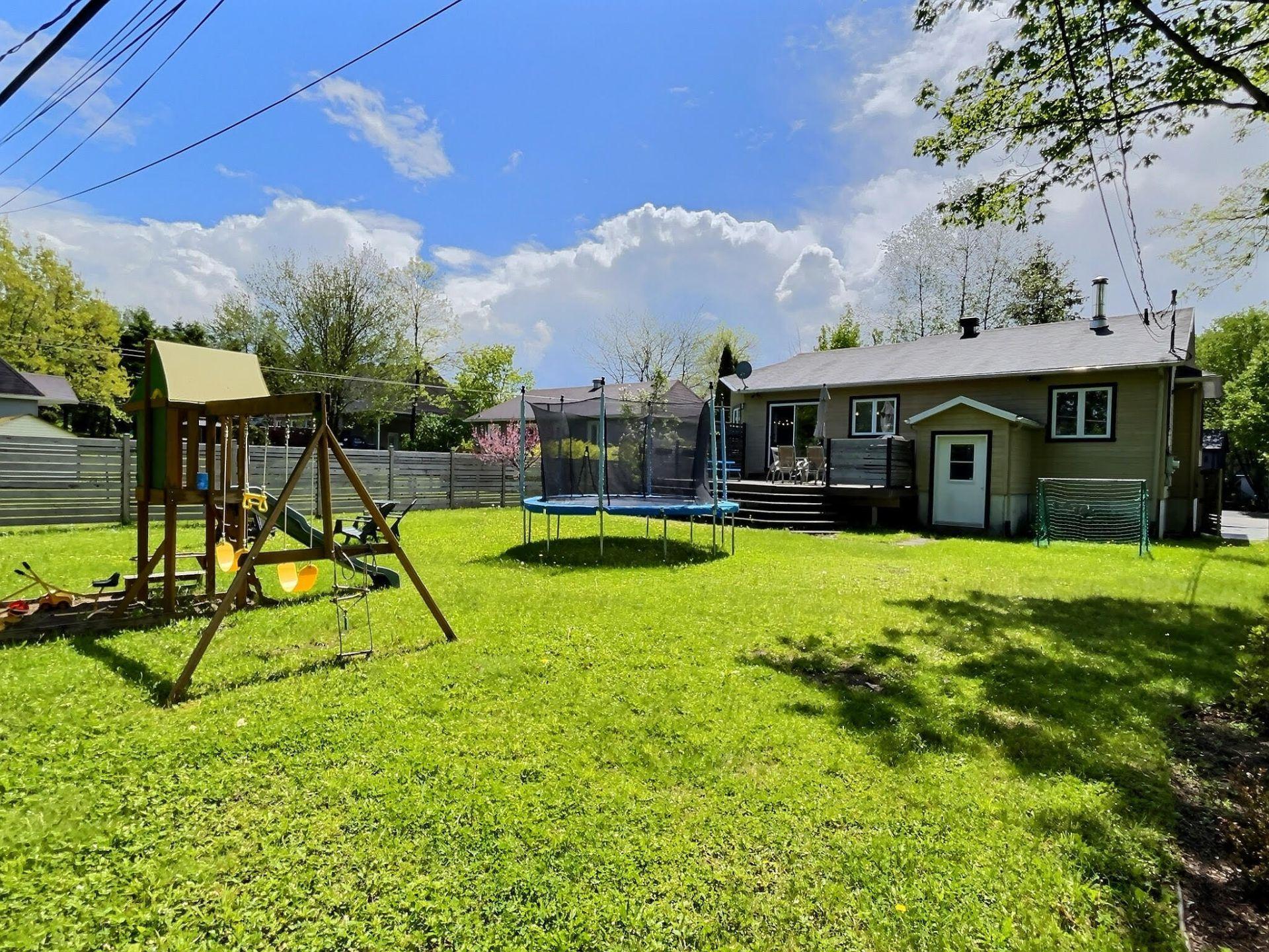 









3


Rue de la Colline

,
Sainte-Catherine-de-la-Jacques-Cartier,




QC
G3N2P5

