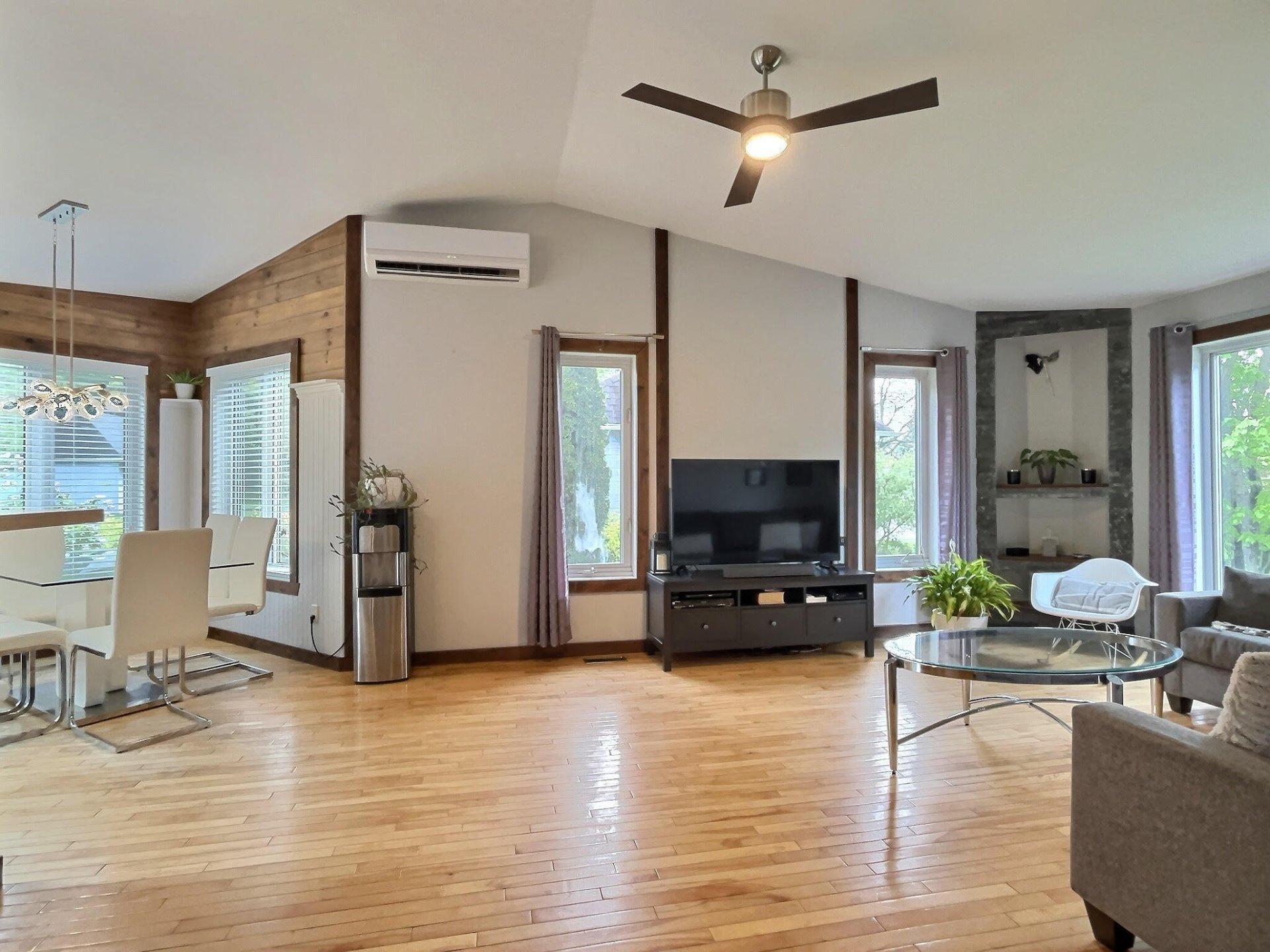 









3


Rue de la Colline

,
Sainte-Catherine-de-la-Jacques-Cartier,




QC
G3N2P5

