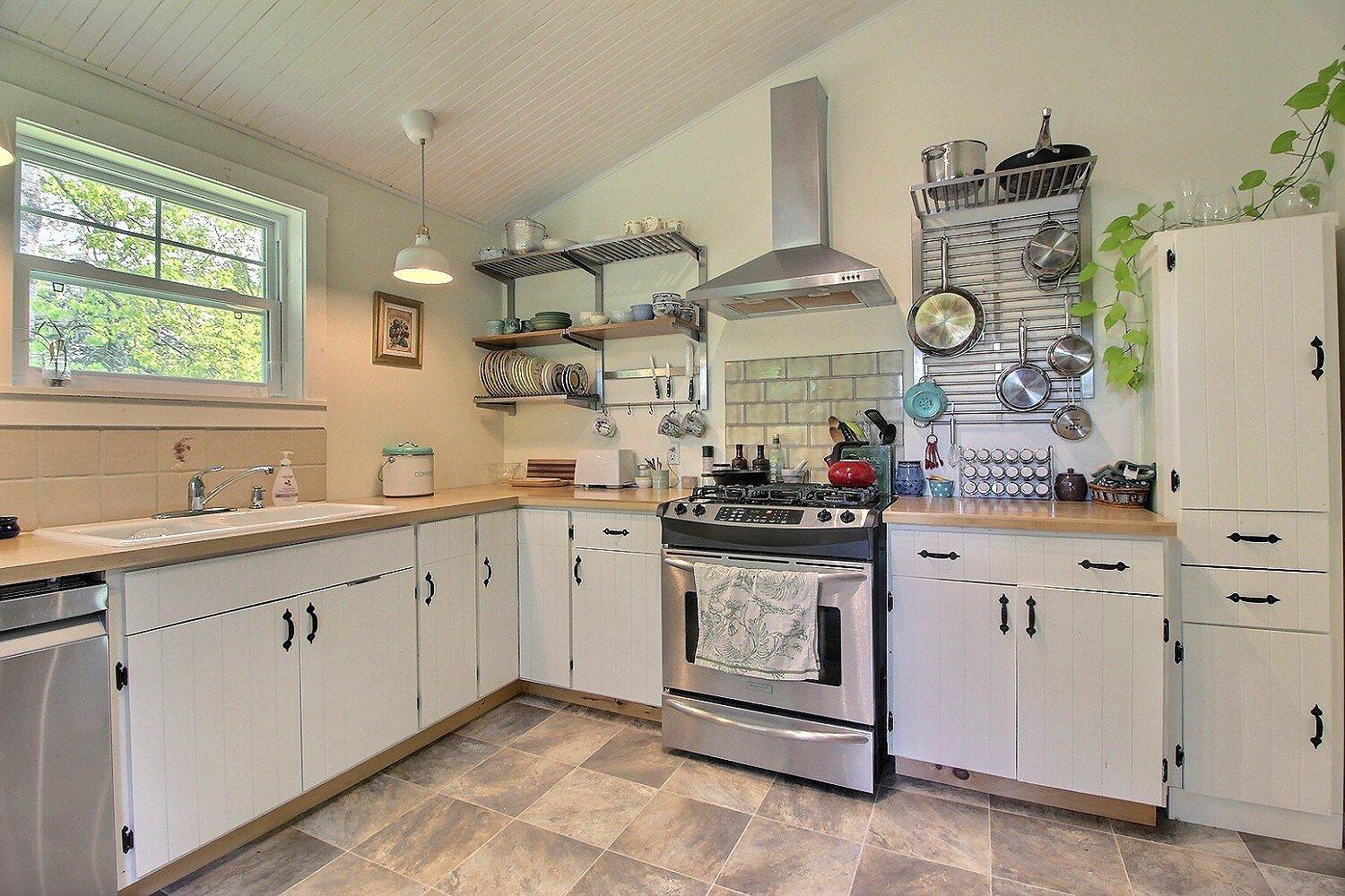 









2595


Ch. Holmes

,
Barnston-Ouest,




QC
J0B1C0

