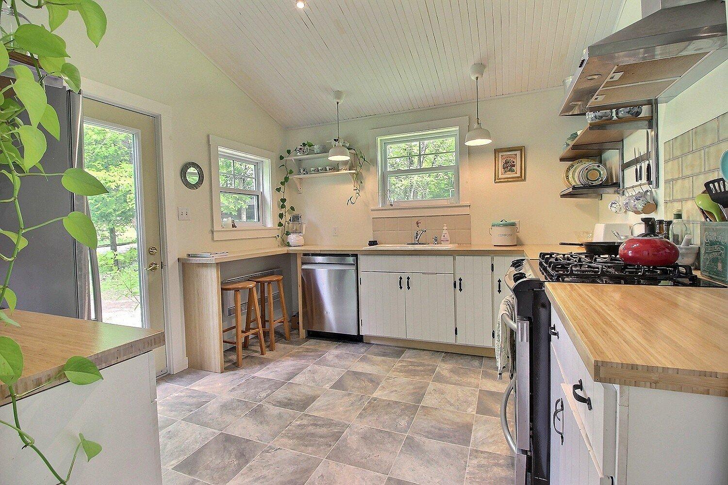









2595


Ch. Holmes

,
Barnston-Ouest,




QC
J0B1C0

