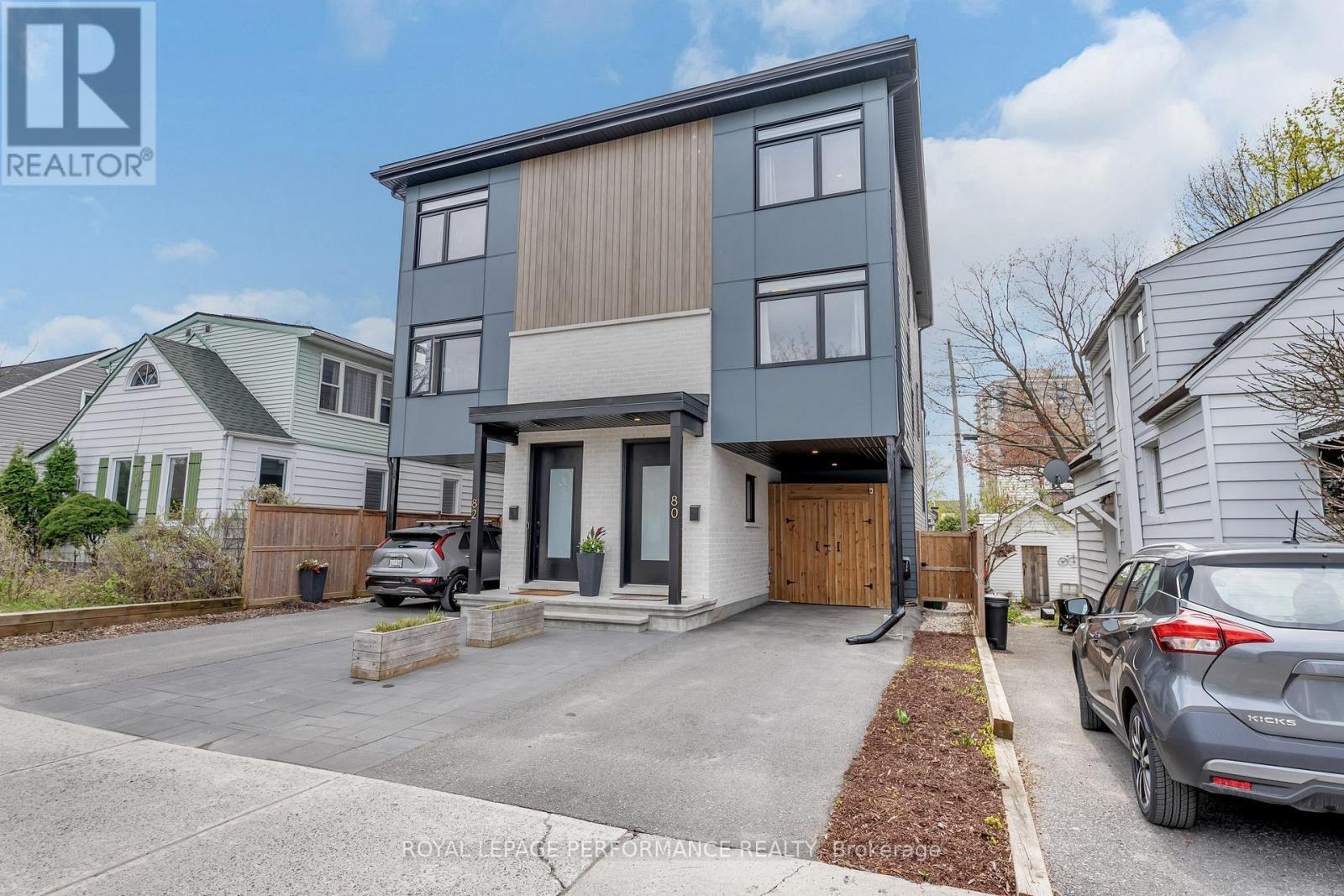 












80 DAGMAR AVENUE

,
Ottawa,




Ontario
K1L5T4

