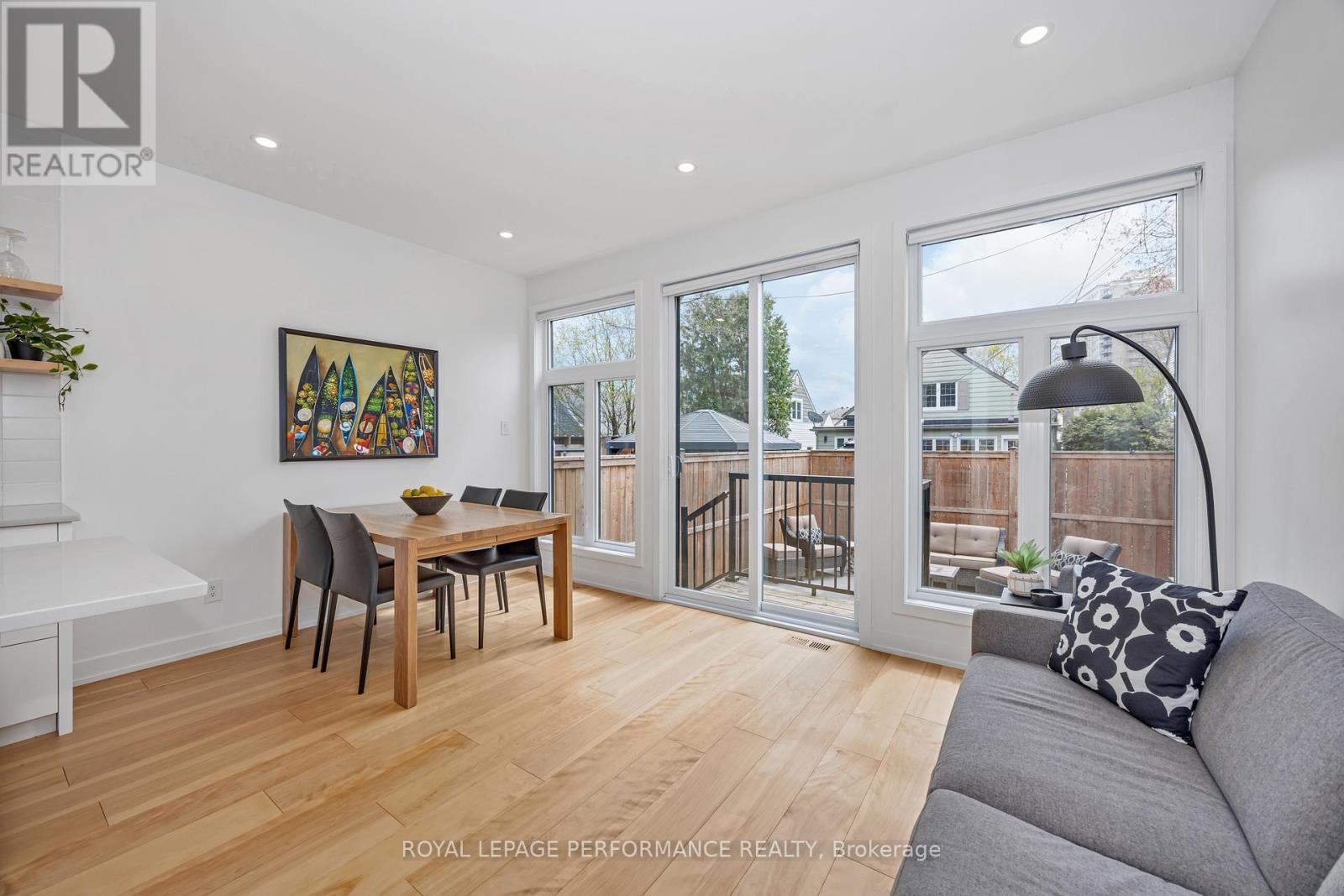 












80 DAGMAR AVENUE

,
Ottawa,




Ontario
K1L5T4

