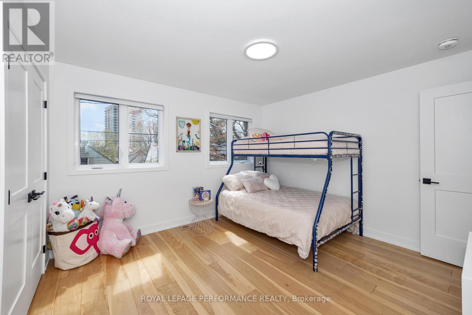 












80 DAGMAR AVENUE

,
Ottawa,




Ontario
K1L5T4

