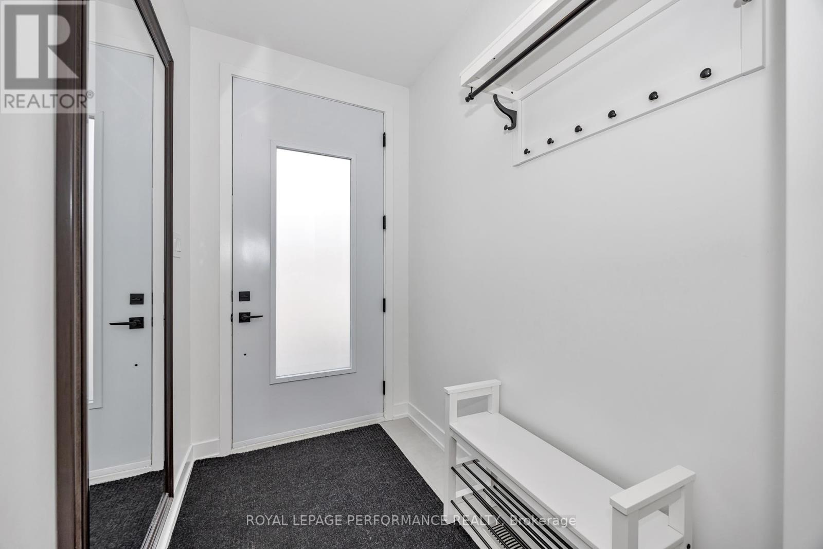 












80 DAGMAR AVENUE

,
Ottawa,




Ontario
K1L5T4


