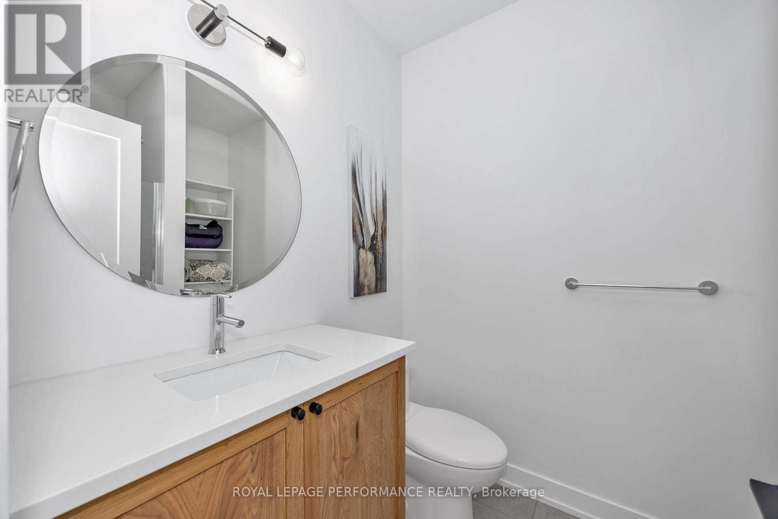 












80 DAGMAR AVENUE

,
Ottawa,




Ontario
K1L5T4

