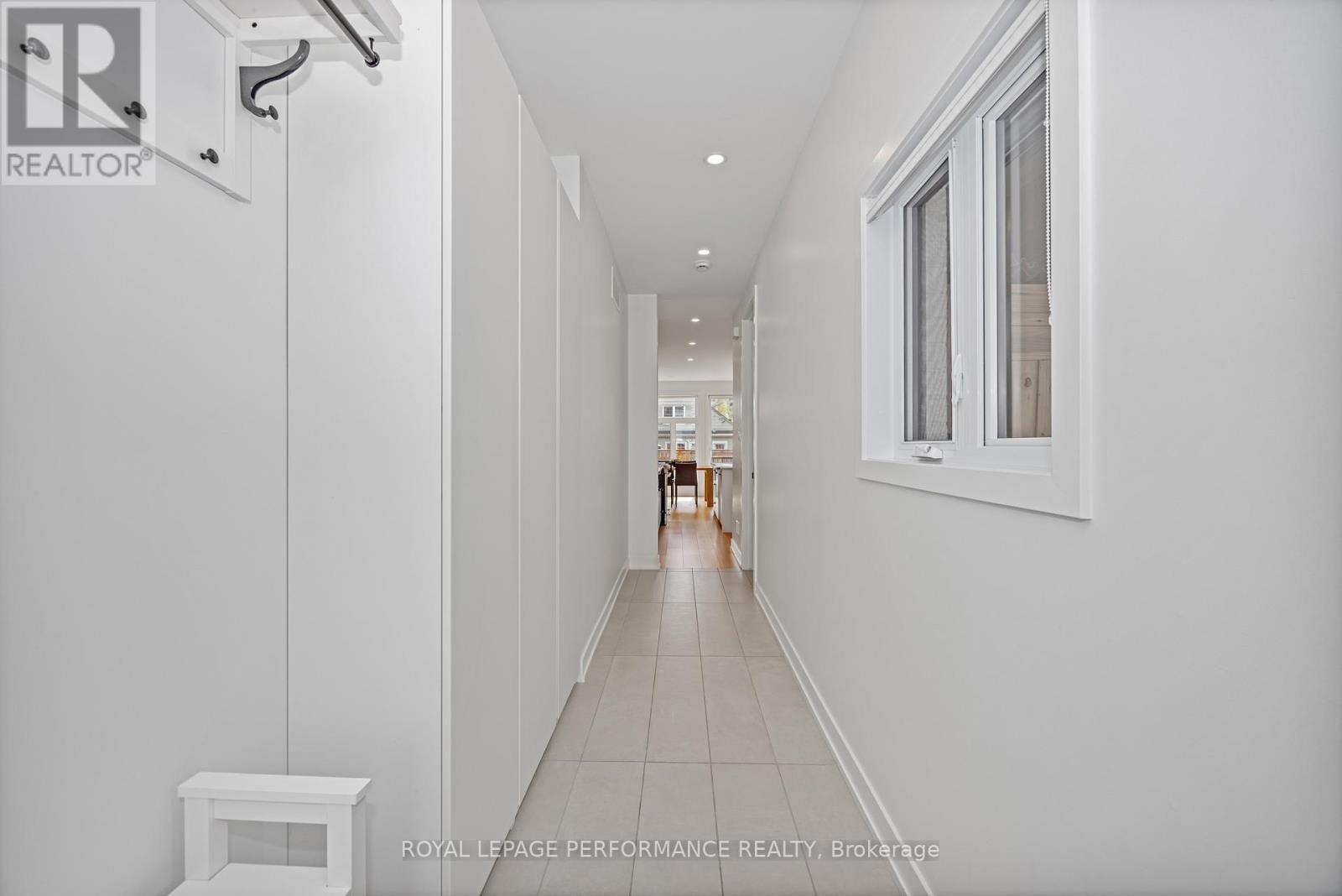 












80 DAGMAR AVENUE

,
Ottawa,




Ontario
K1L5T4

