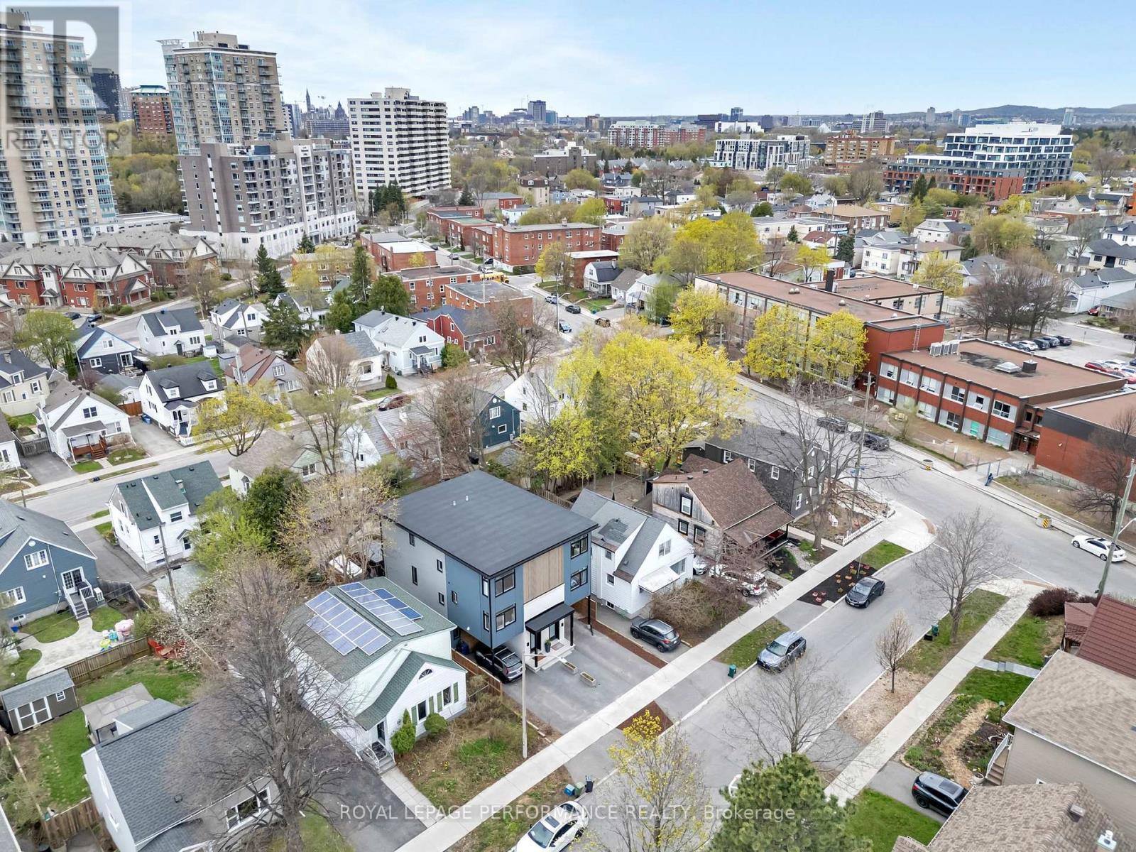 












80 DAGMAR AVENUE

,
Ottawa,




Ontario
K1L5T4

