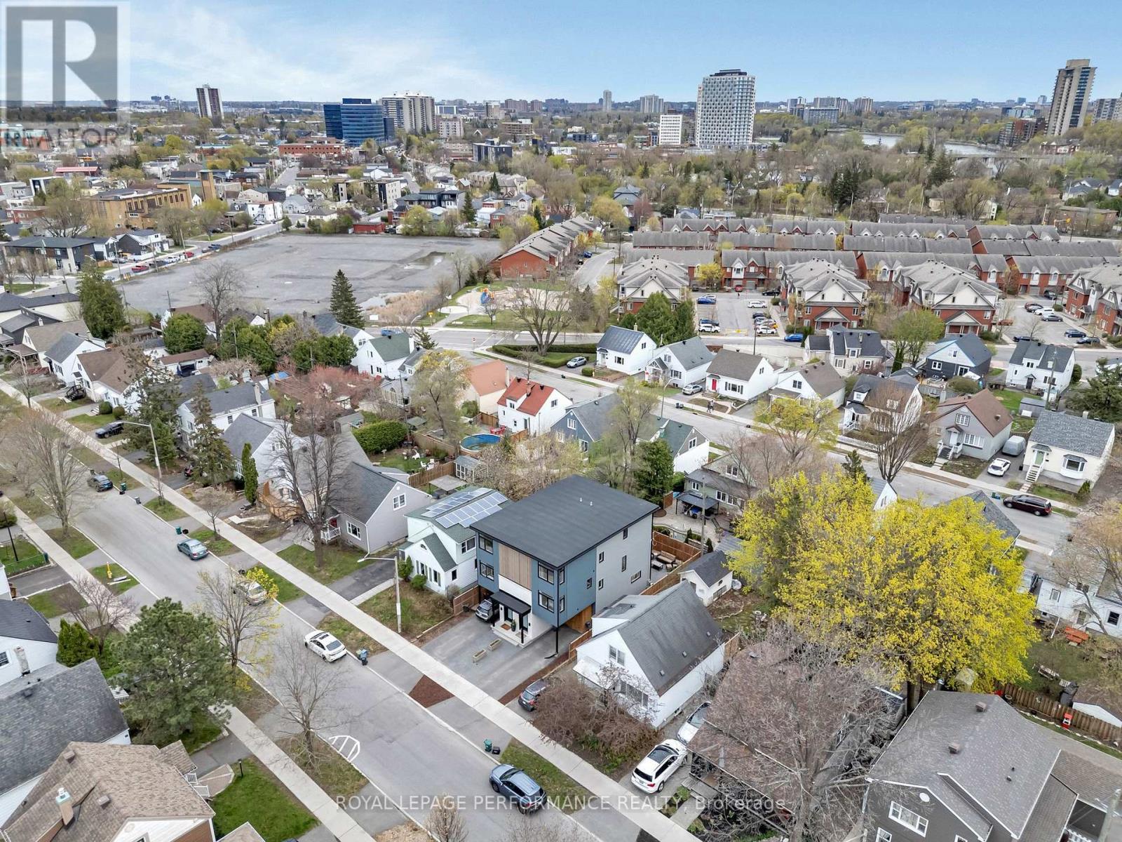 












80 DAGMAR AVENUE

,
Ottawa,




Ontario
K1L5T4

