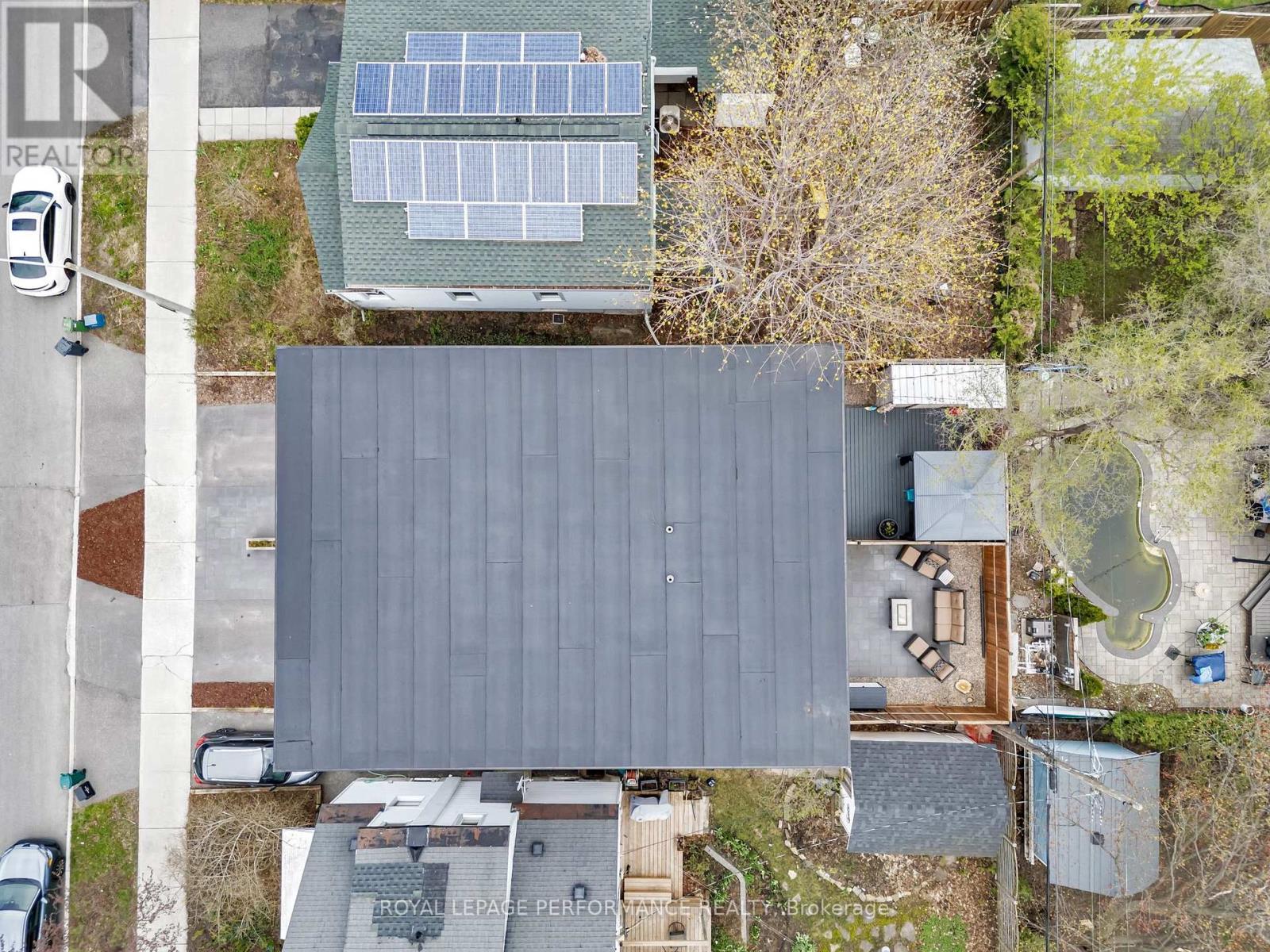 












80 DAGMAR AVENUE

,
Ottawa,




Ontario
K1L5T4

