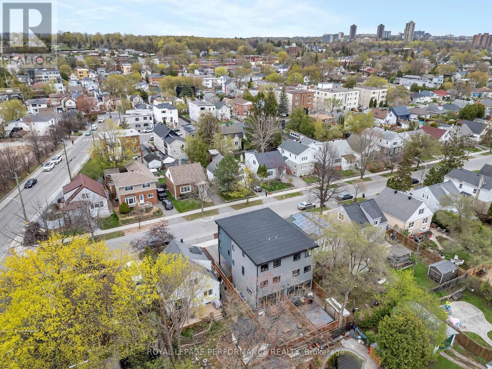 












80 DAGMAR AVENUE

,
Ottawa,




Ontario
K1L5T4

