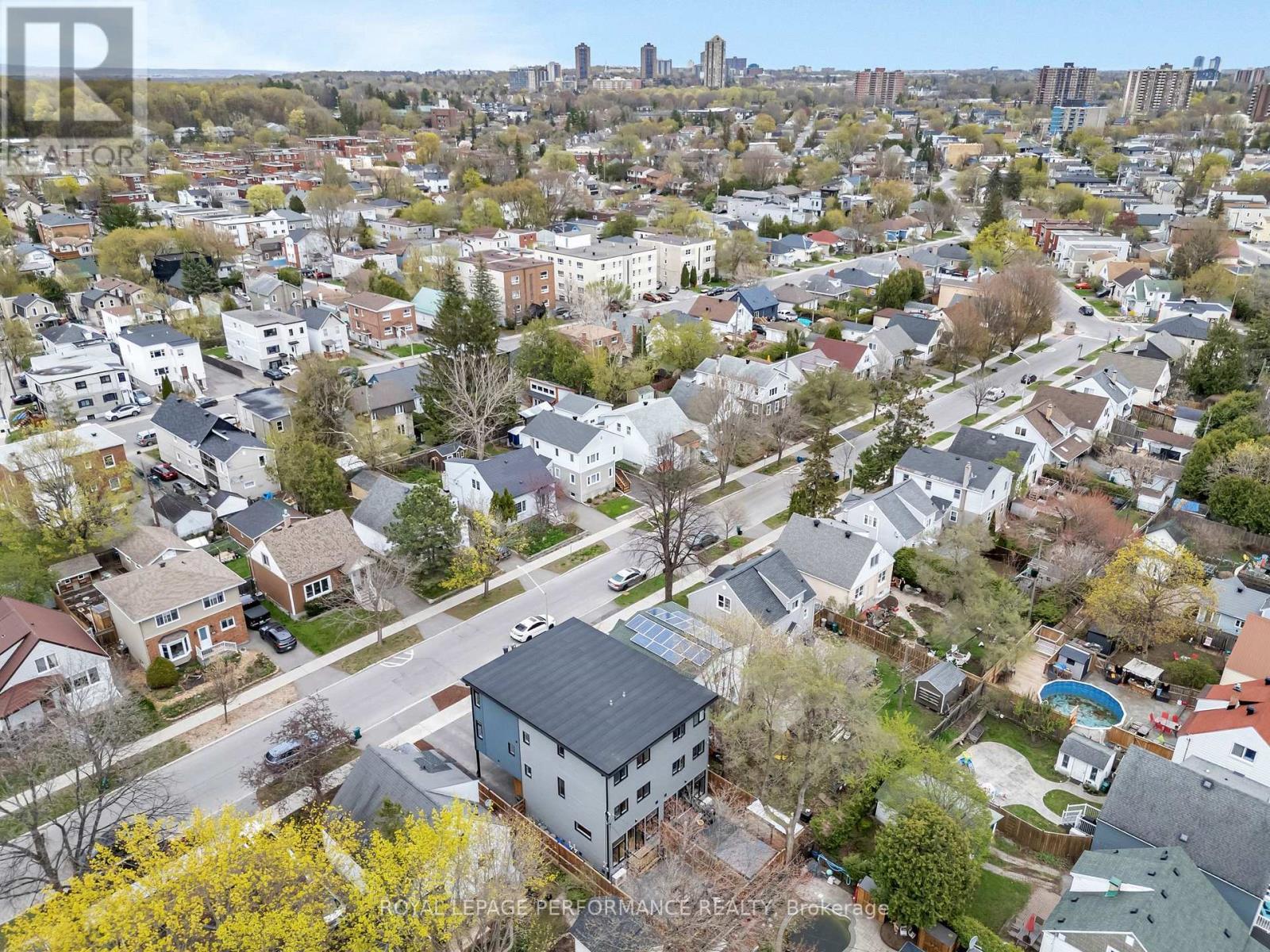 












80 DAGMAR AVENUE

,
Ottawa,




Ontario
K1L5T4

