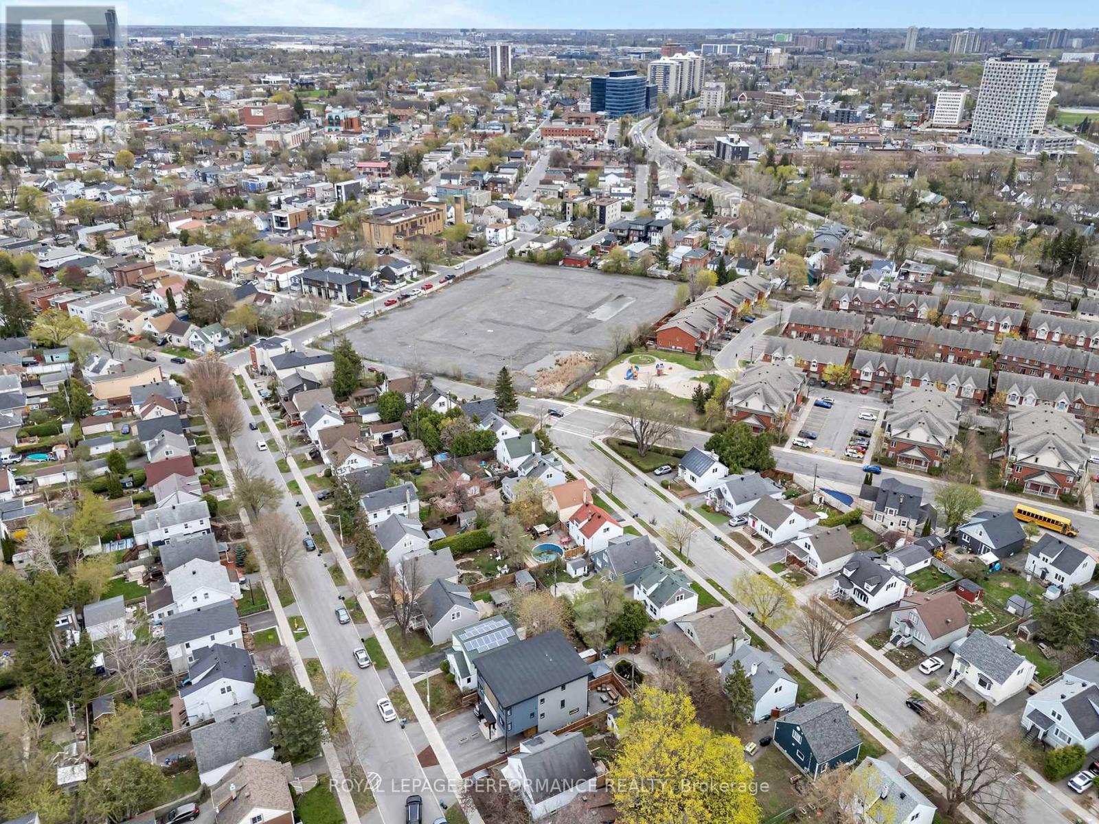 












80 DAGMAR AVENUE

,
Ottawa,




Ontario
K1L5T4


