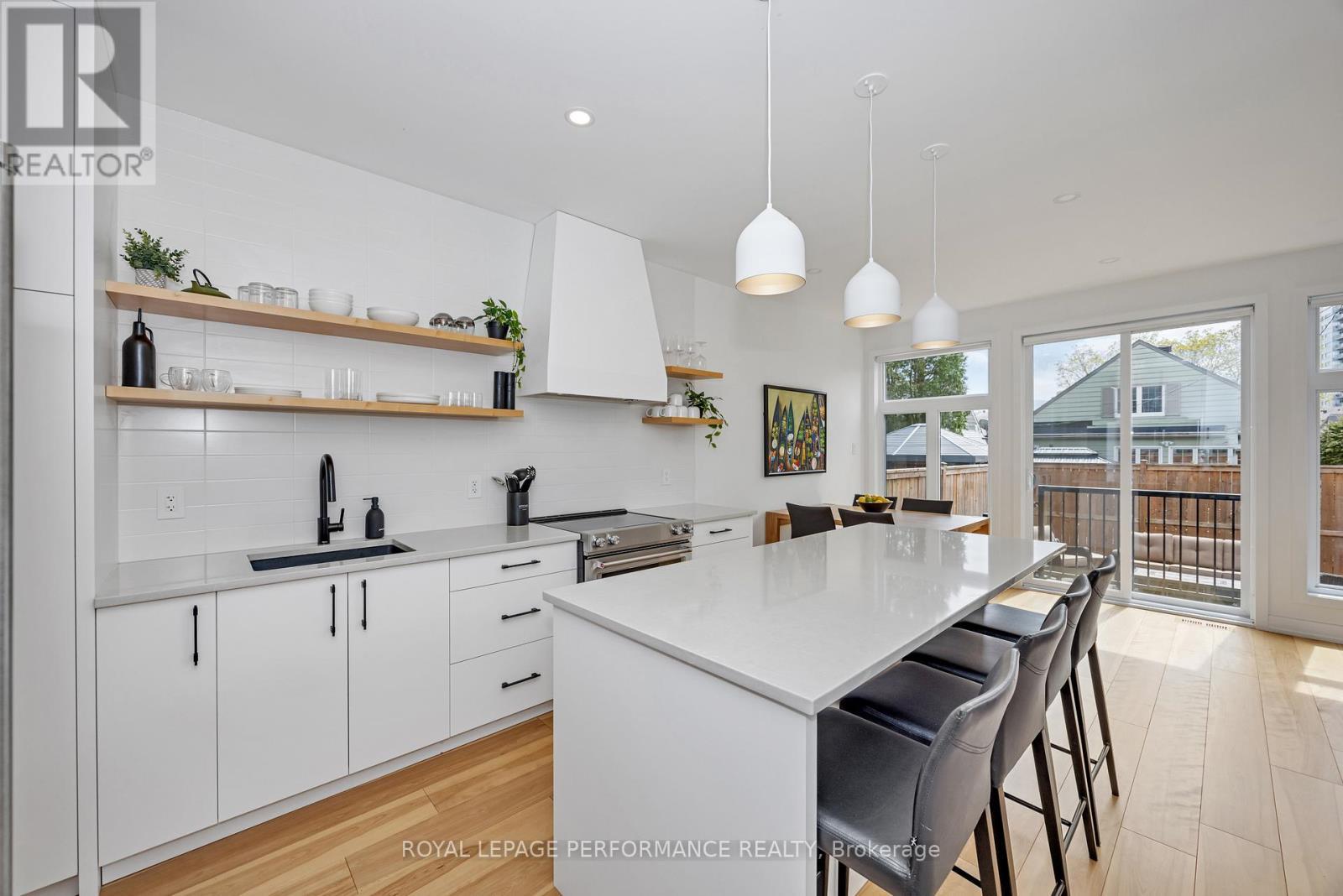 












80 DAGMAR AVENUE

,
Ottawa,




Ontario
K1L5T4

