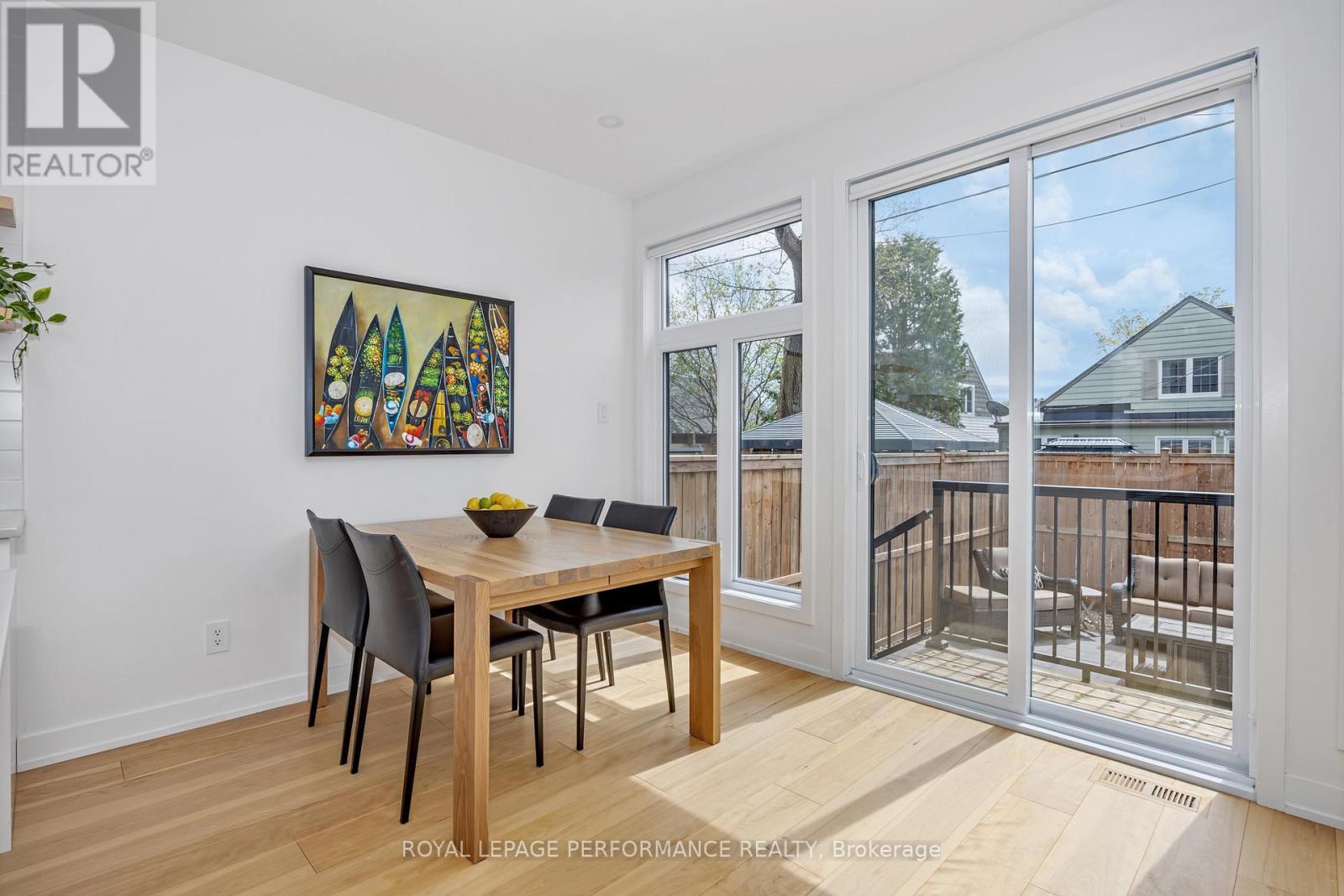












80 DAGMAR AVENUE

,
Ottawa,




Ontario
K1L5T4

