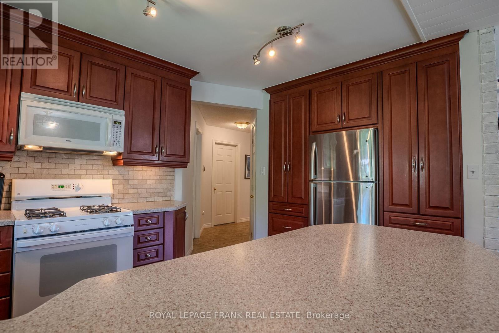 












41 PIRATES GLEN DRIVE

,
Trent Lakes,




Ontario
K0M1A0

