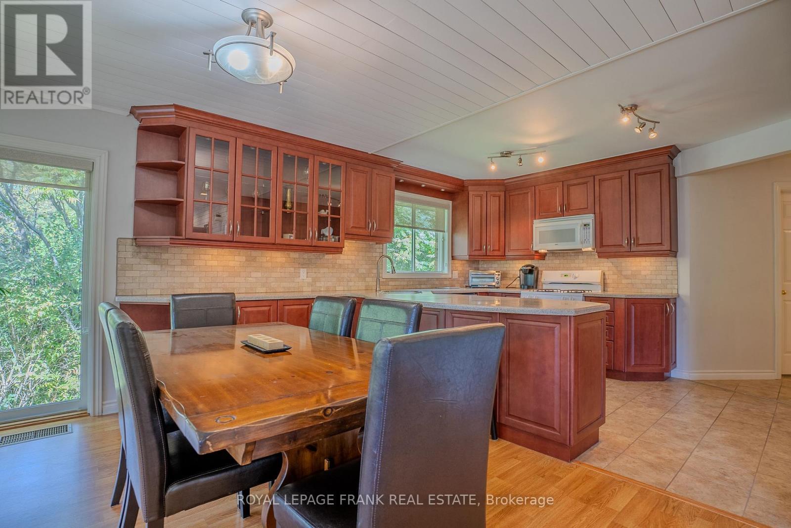 












41 PIRATES GLEN DRIVE

,
Trent Lakes,




Ontario
K0M1A0

