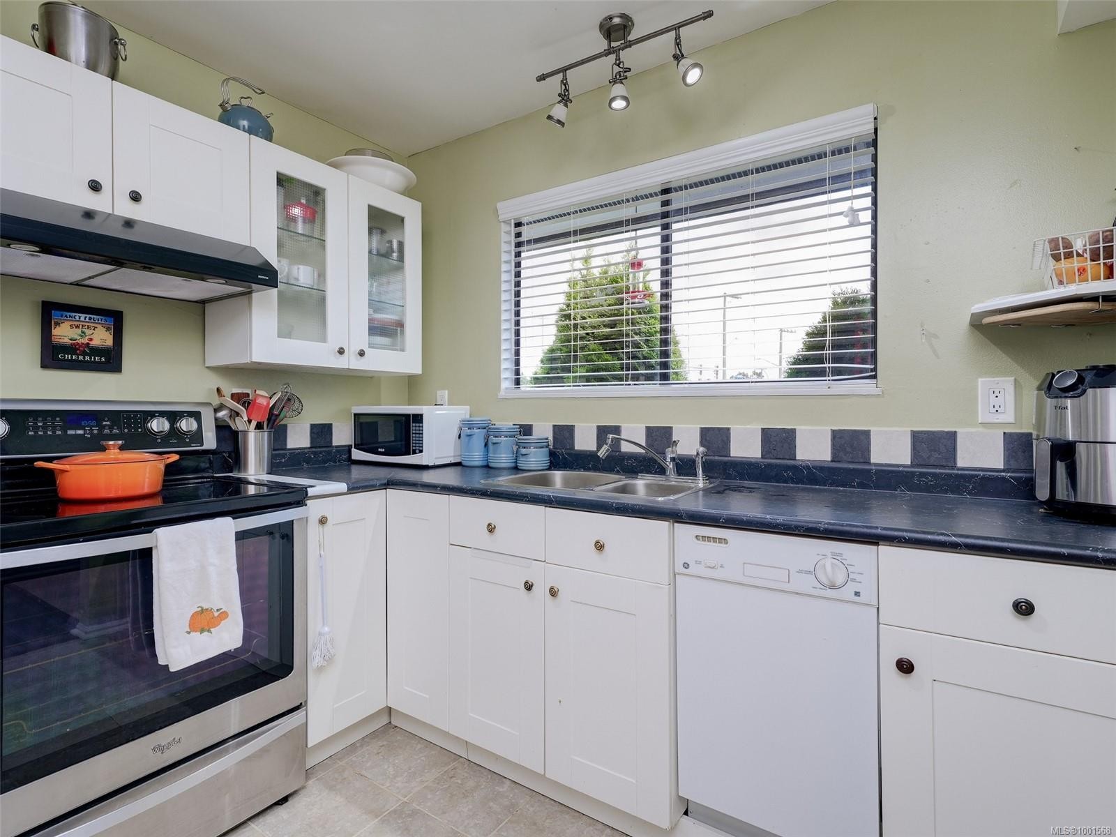 









1506


Admirals

Rd, 3,
View Royal,




BC
V9A 7B1

