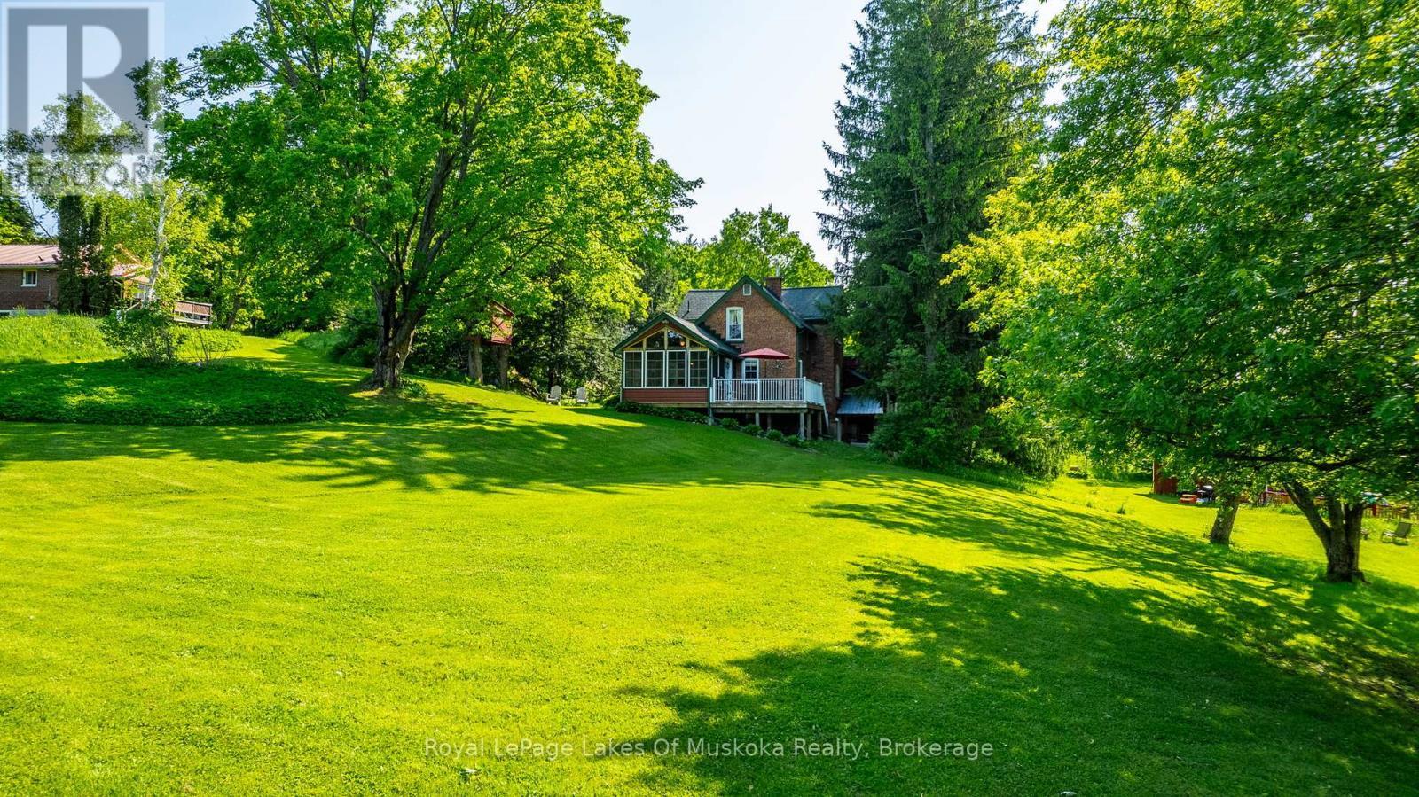 












229 FRASERBURG ROAD

,
Bracebridge (Macaulay),




Ontario
P1L0G9

