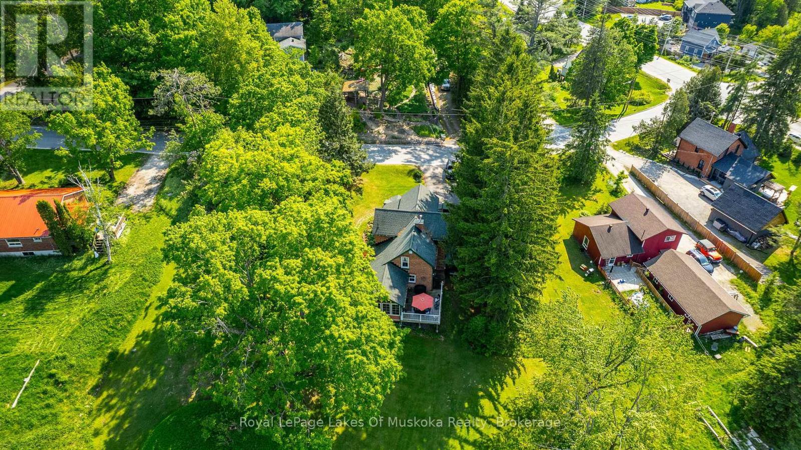 












229 FRASERBURG ROAD

,
Bracebridge (Macaulay),




Ontario
P1L0G9


