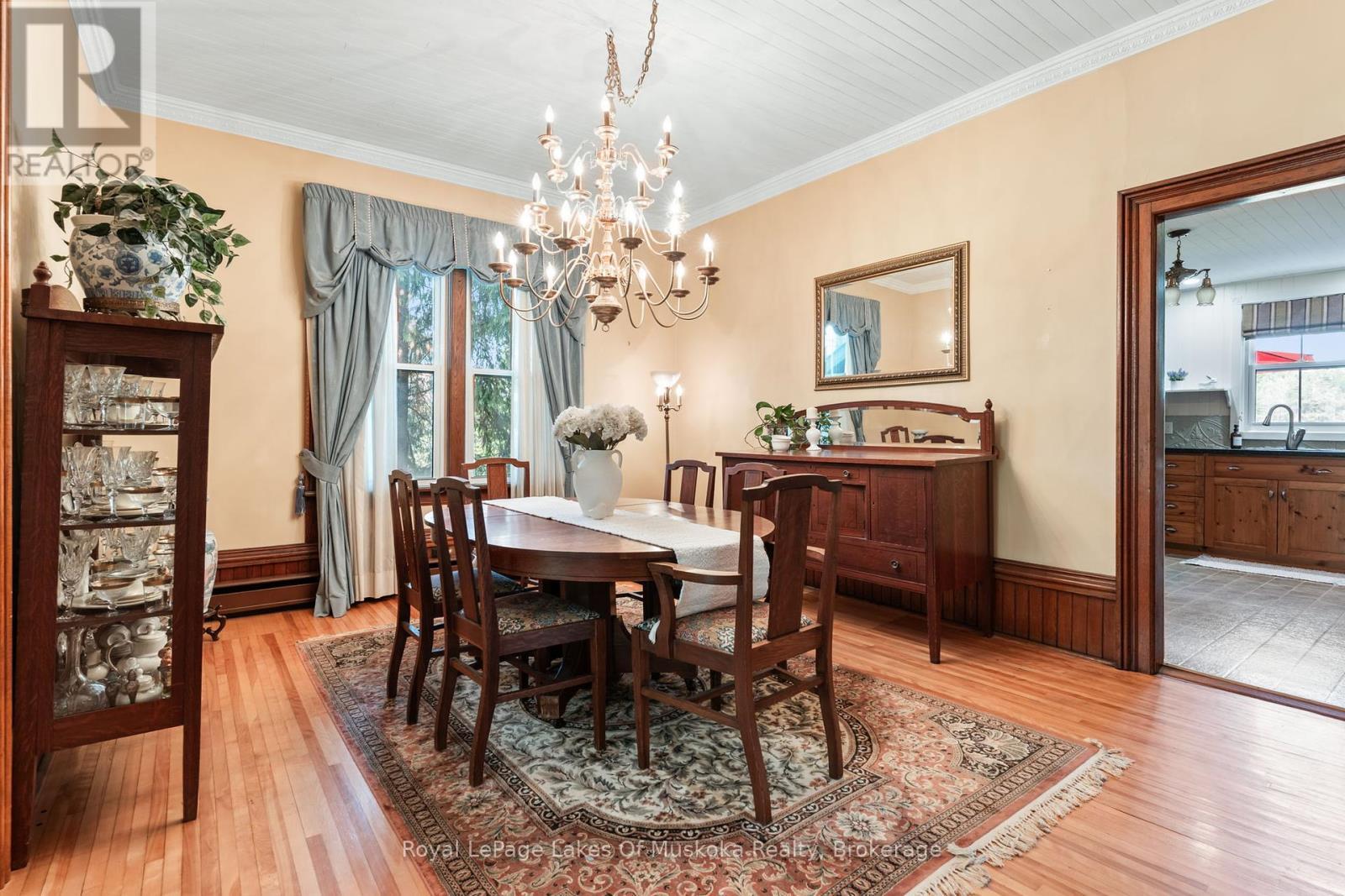 












229 FRASERBURG ROAD

,
Bracebridge (Macaulay),




Ontario
P1L0G9

