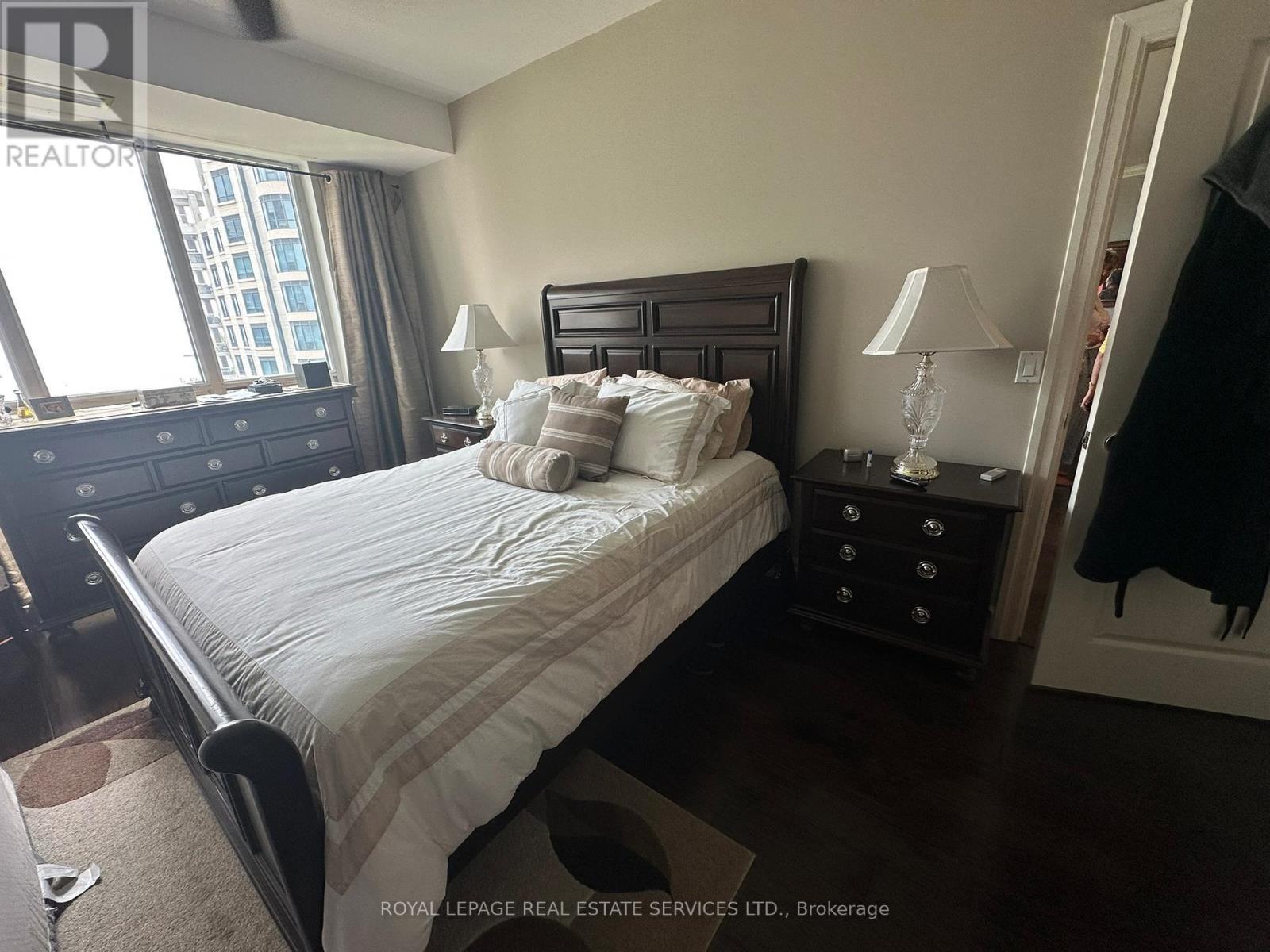












511 - 2083 LAKE SHORE BOULEVARD W

,
Toronto,




Ontario
M8V4G2

