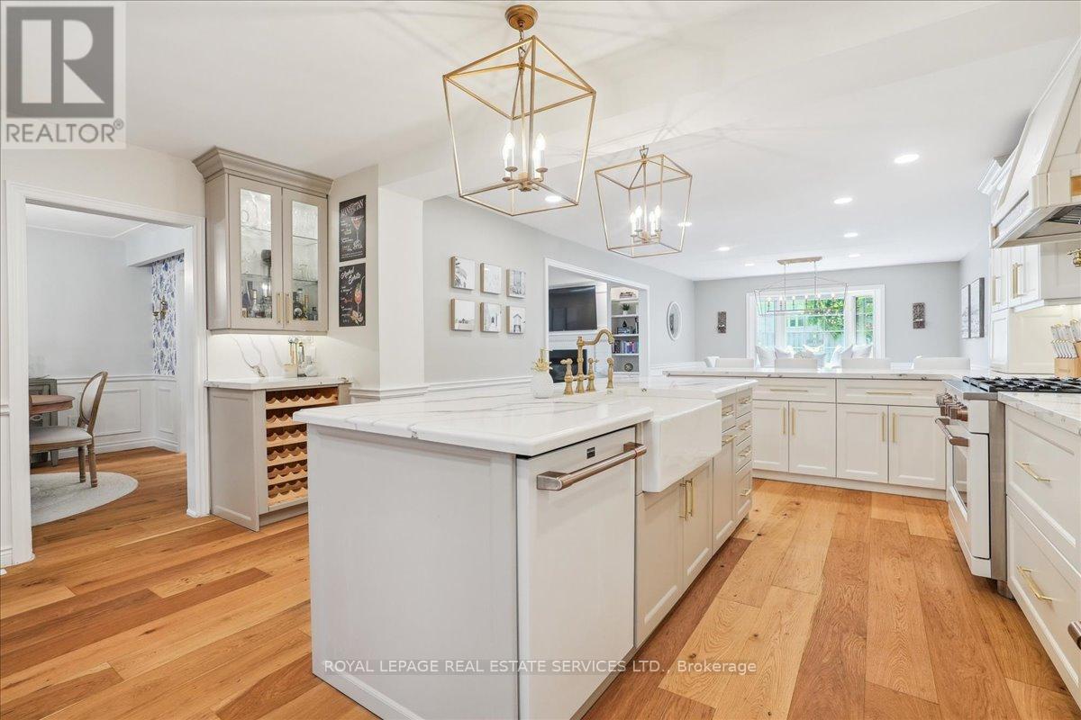 












14 DUBARRY BOULEVARD

,
Hamilton,




Ontario
L8T2V4

