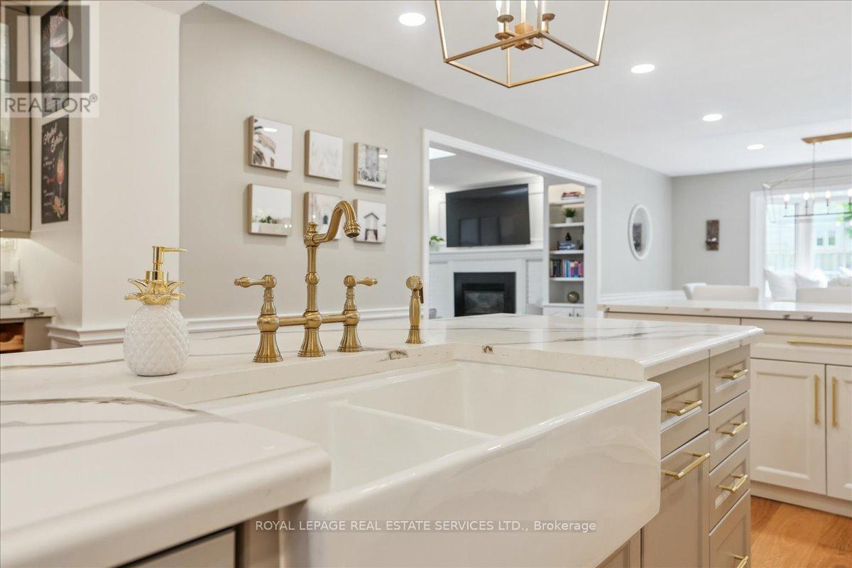 












14 DUBARRY BOULEVARD

,
Hamilton,




Ontario
L8T2V4

