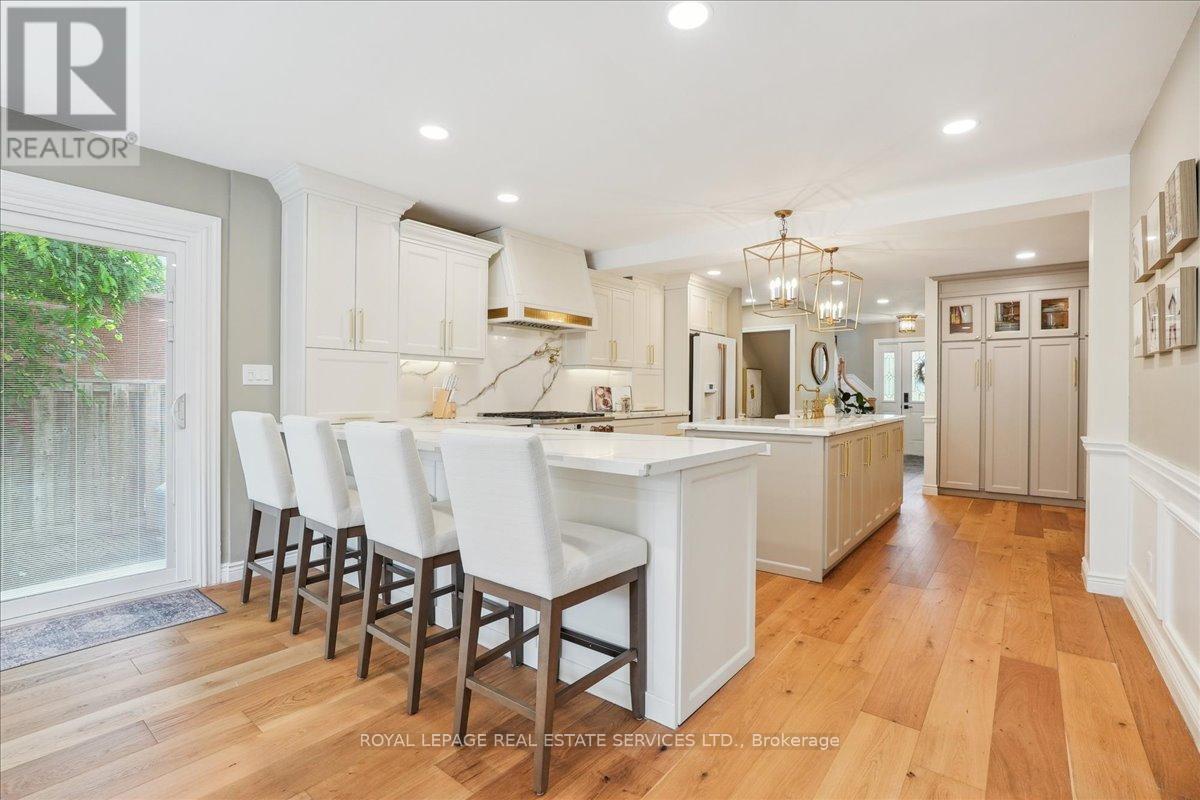 












14 DUBARRY BOULEVARD

,
Hamilton,




Ontario
L8T2V4

