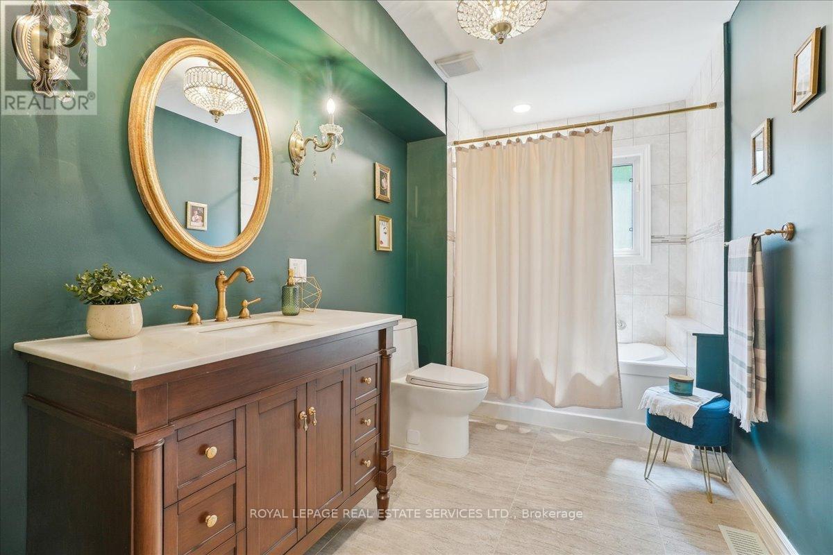












14 DUBARRY BOULEVARD

,
Hamilton,




Ontario
L8T2V4


