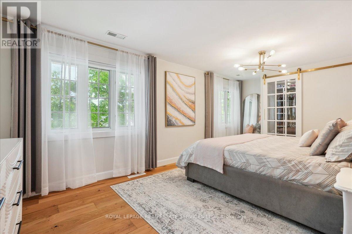 












14 DUBARRY BOULEVARD

,
Hamilton,




Ontario
L8T2V4

