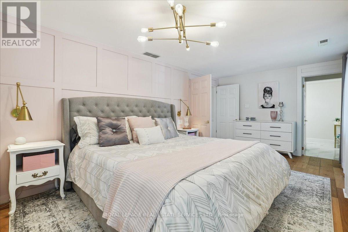 












14 DUBARRY BOULEVARD

,
Hamilton,




Ontario
L8T2V4

