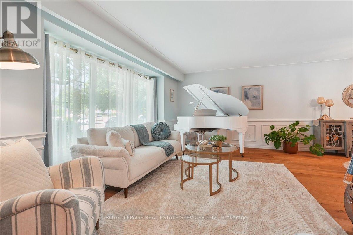 












14 DUBARRY BOULEVARD

,
Hamilton,




Ontario
L8T2V4

