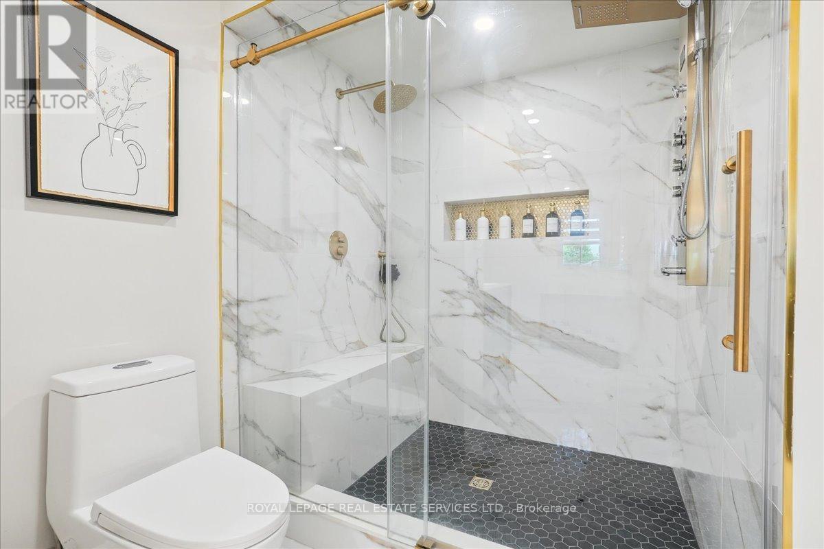 












14 DUBARRY BOULEVARD

,
Hamilton,




Ontario
L8T2V4

