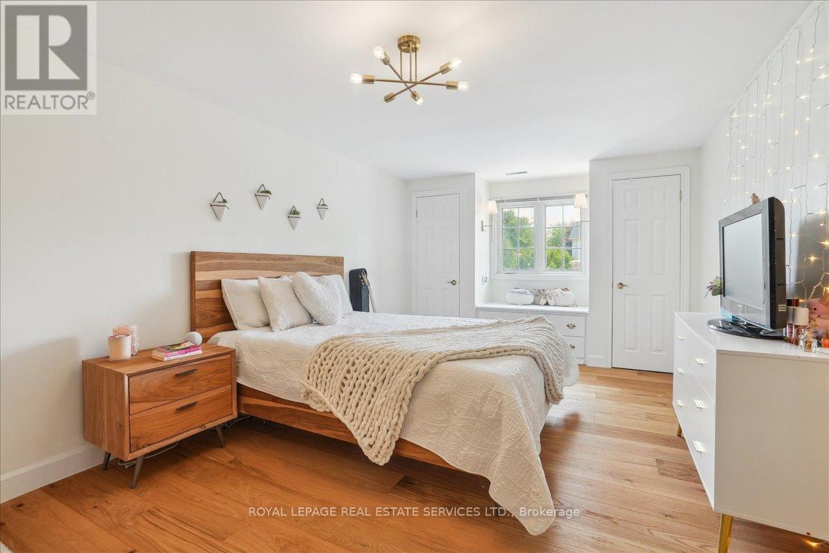 












14 DUBARRY BOULEVARD

,
Hamilton,




Ontario
L8T2V4

