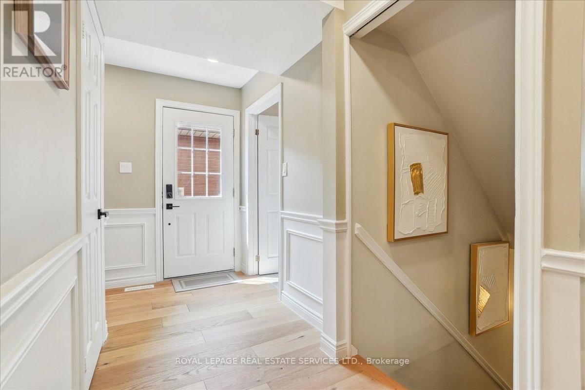 












14 DUBARRY BOULEVARD

,
Hamilton,




Ontario
L8T2V4

