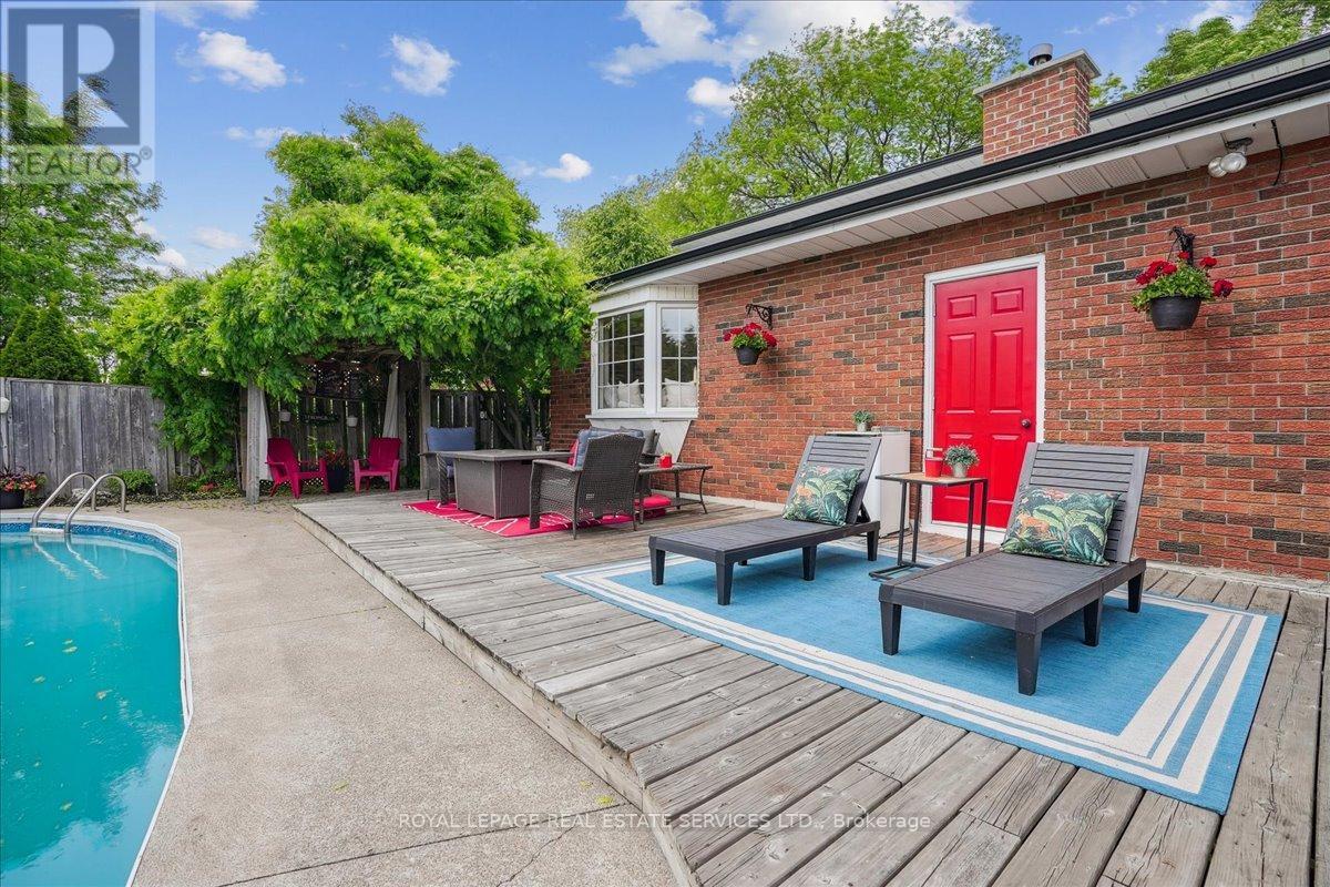 












14 DUBARRY BOULEVARD

,
Hamilton,




Ontario
L8T2V4

