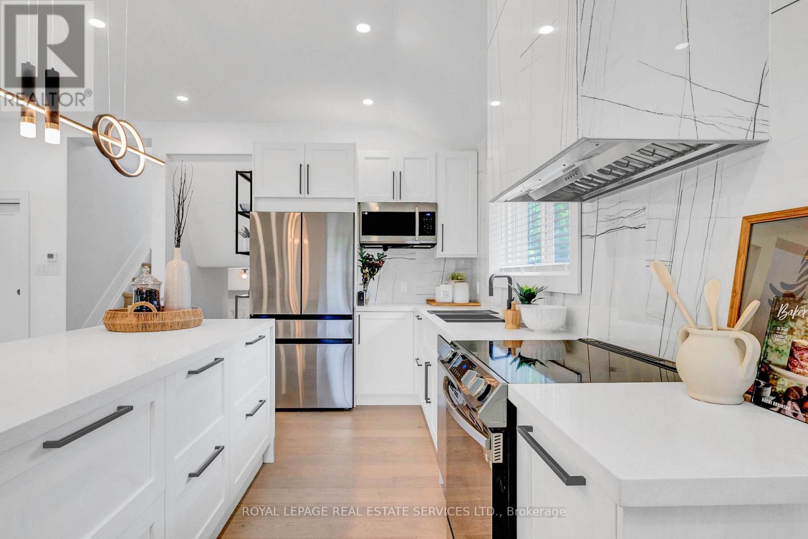 












248 WALES CRESCENT

,
Oakville,




Ontario
L6L3X7

