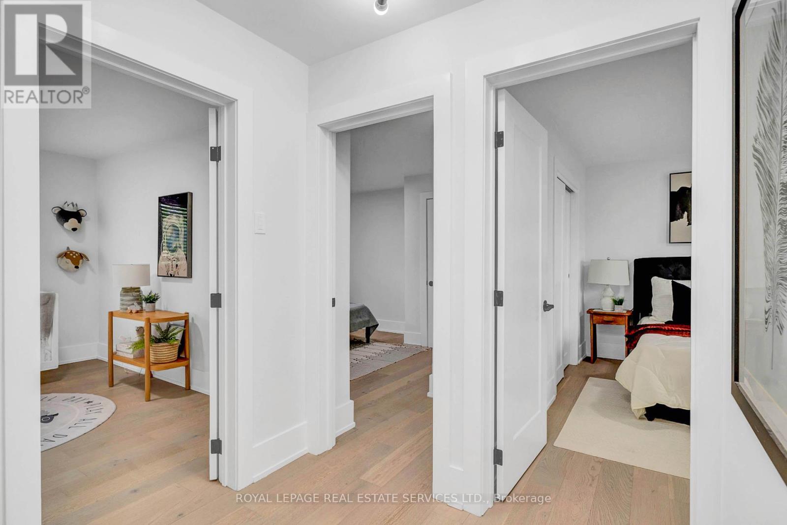 












248 WALES CRESCENT

,
Oakville,




Ontario
L6L3X7

