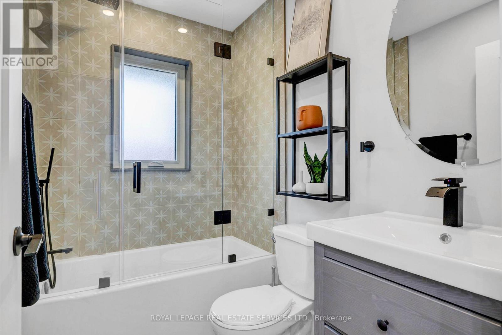 












248 WALES CRESCENT

,
Oakville,




Ontario
L6L3X7


