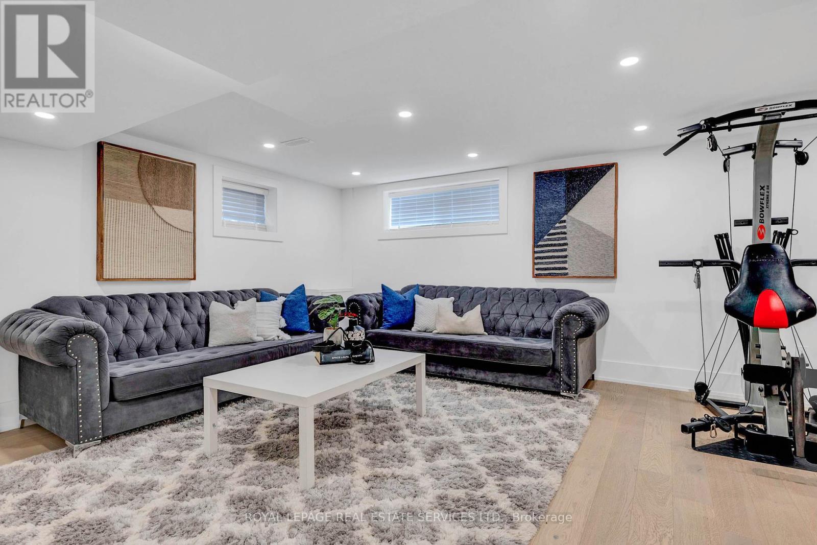 












248 WALES CRESCENT

,
Oakville,




Ontario
L6L3X7

