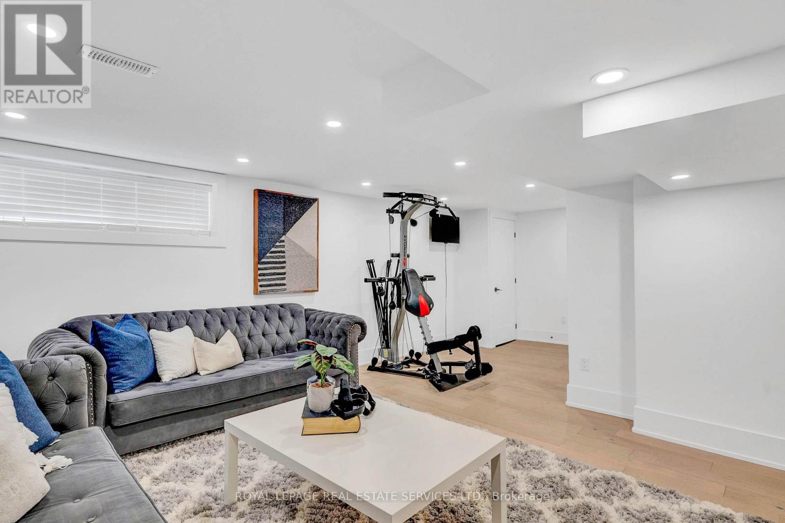 












248 WALES CRESCENT

,
Oakville,




Ontario
L6L3X7


