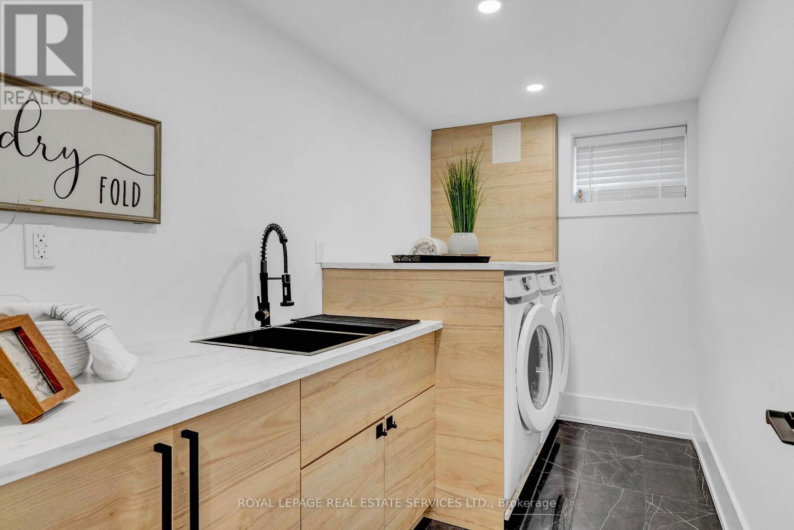 












248 WALES CRESCENT

,
Oakville,




Ontario
L6L3X7

